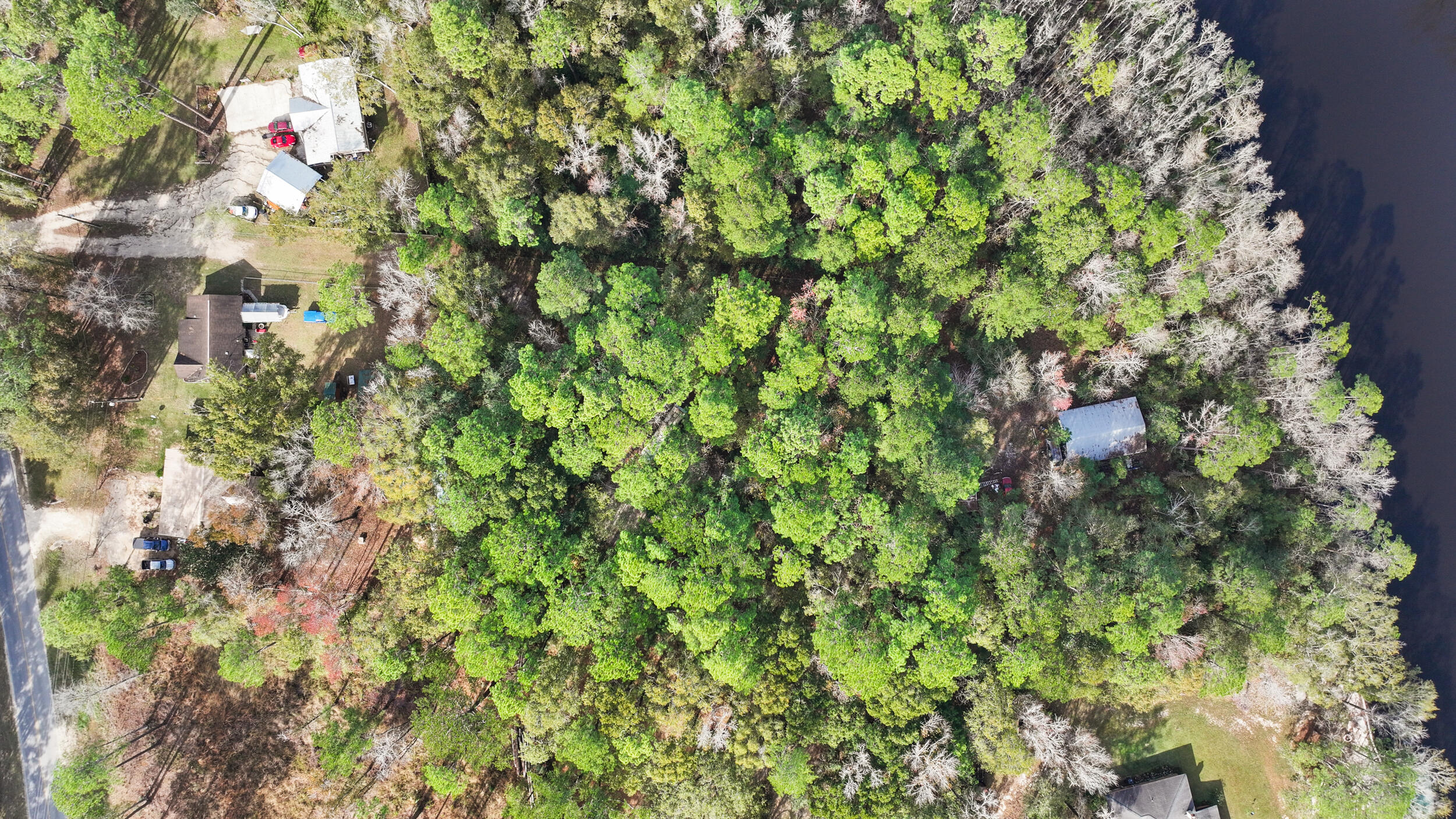 NO RECORDED SUBDIVISION - Land