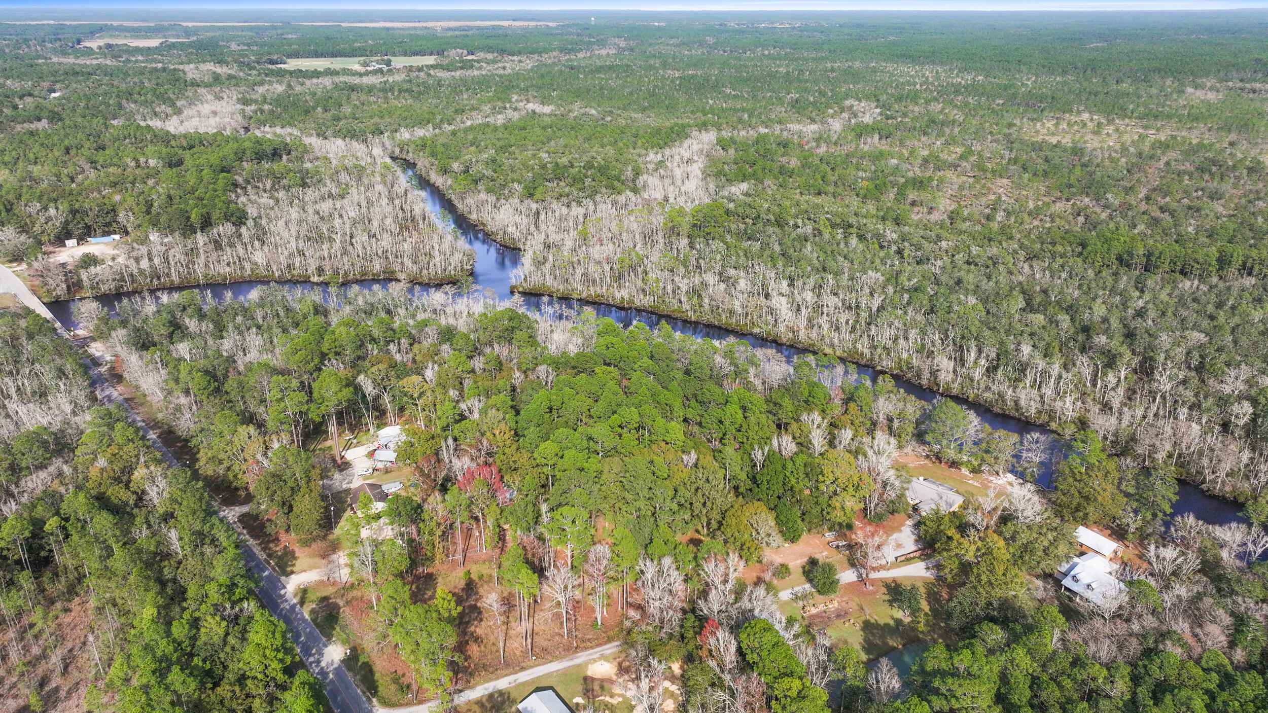 NO RECORDED SUBDIVISION - Land