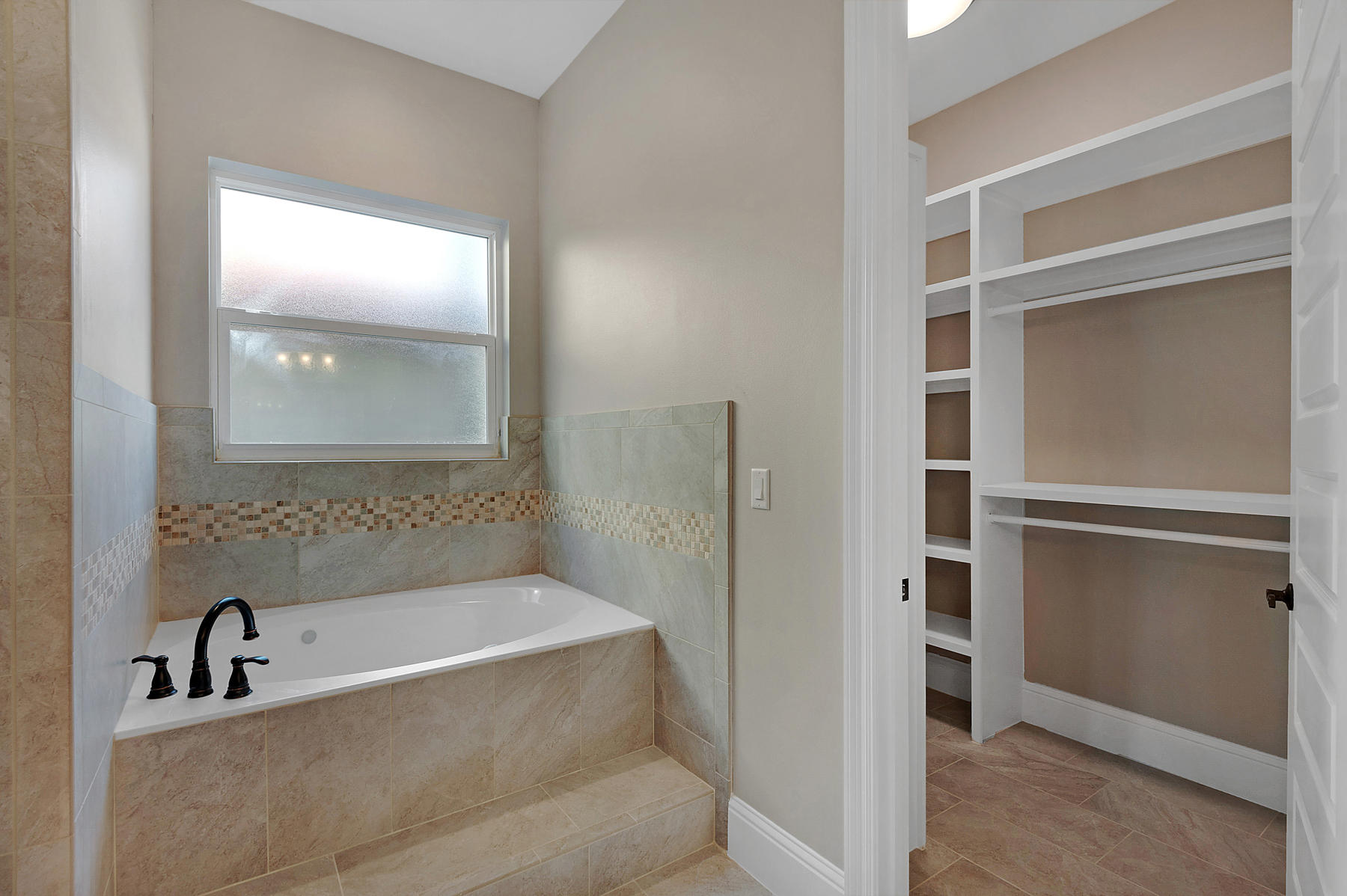 EMERALD BAY PH 1A - Residential