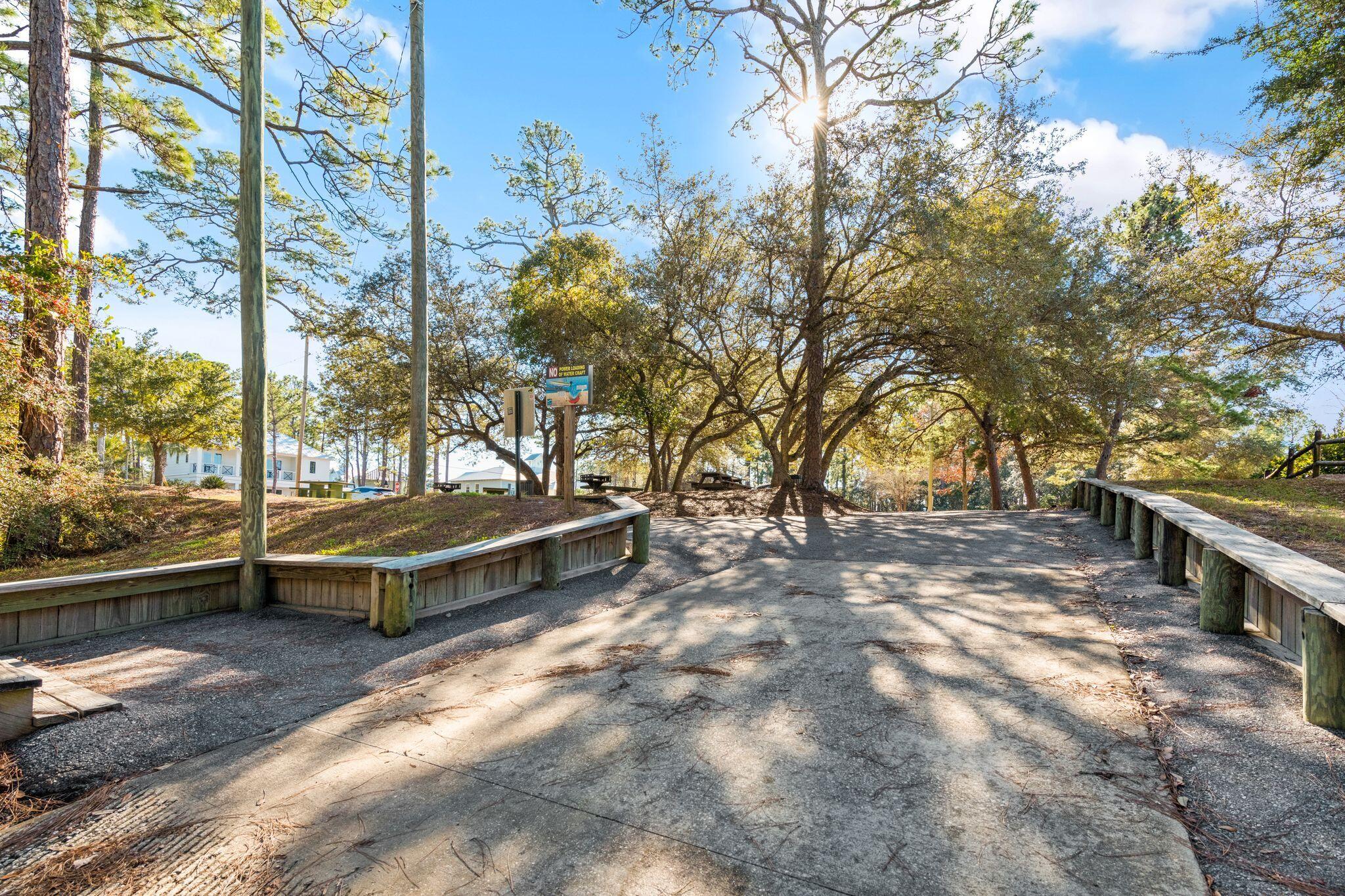 COTTAGES AT EASTERN LAKE - Residential