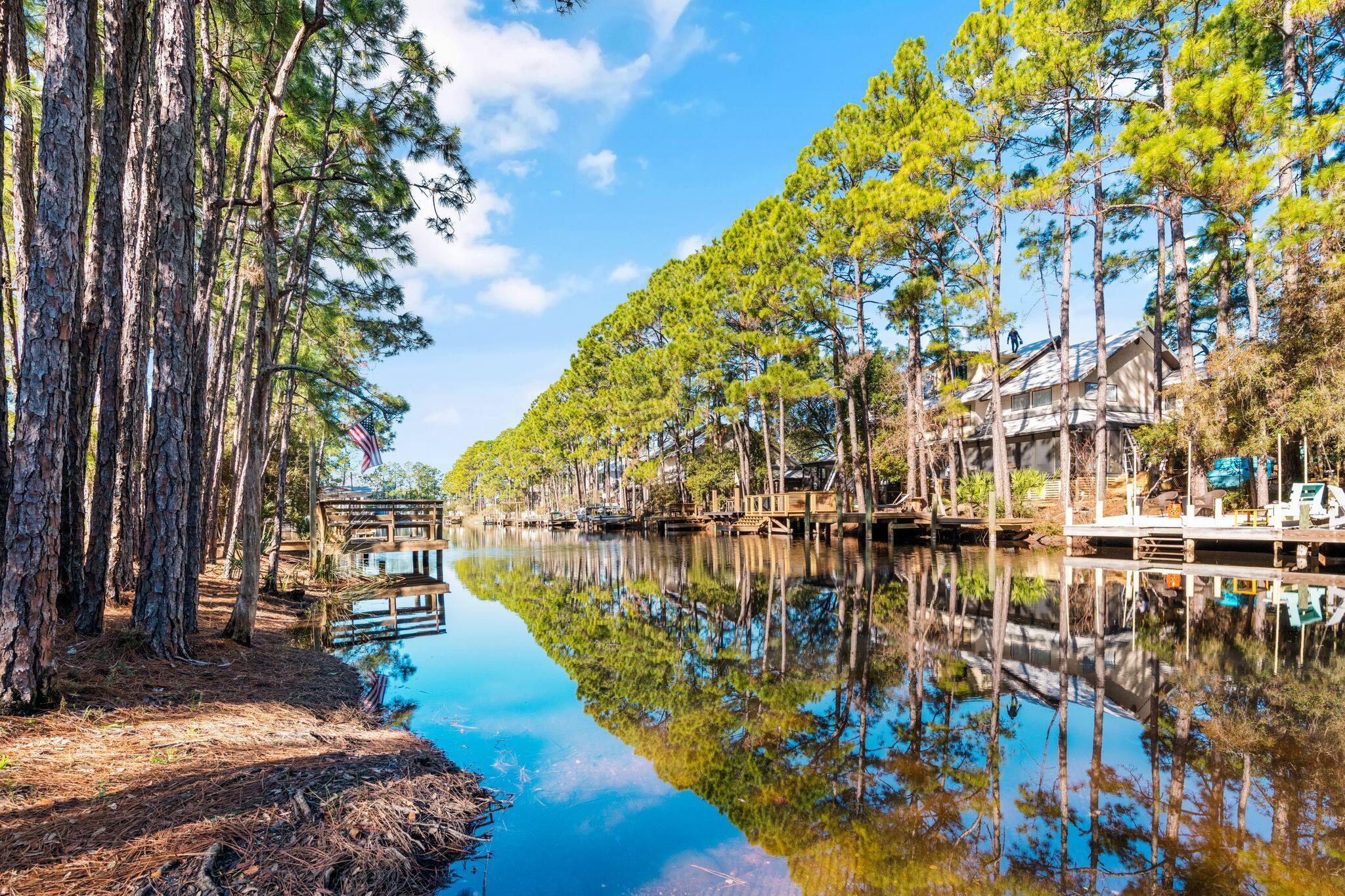 COTTAGES AT EASTERN LAKE - Residential
