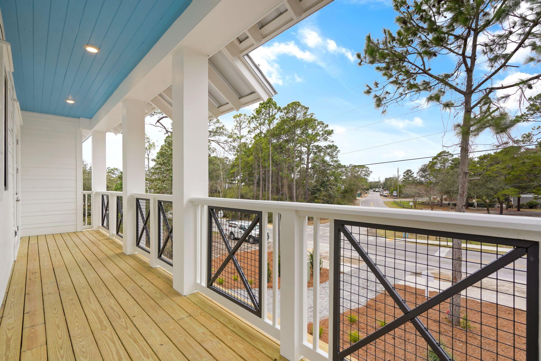 COTTAGES AT EASTERN LAKE - Residential