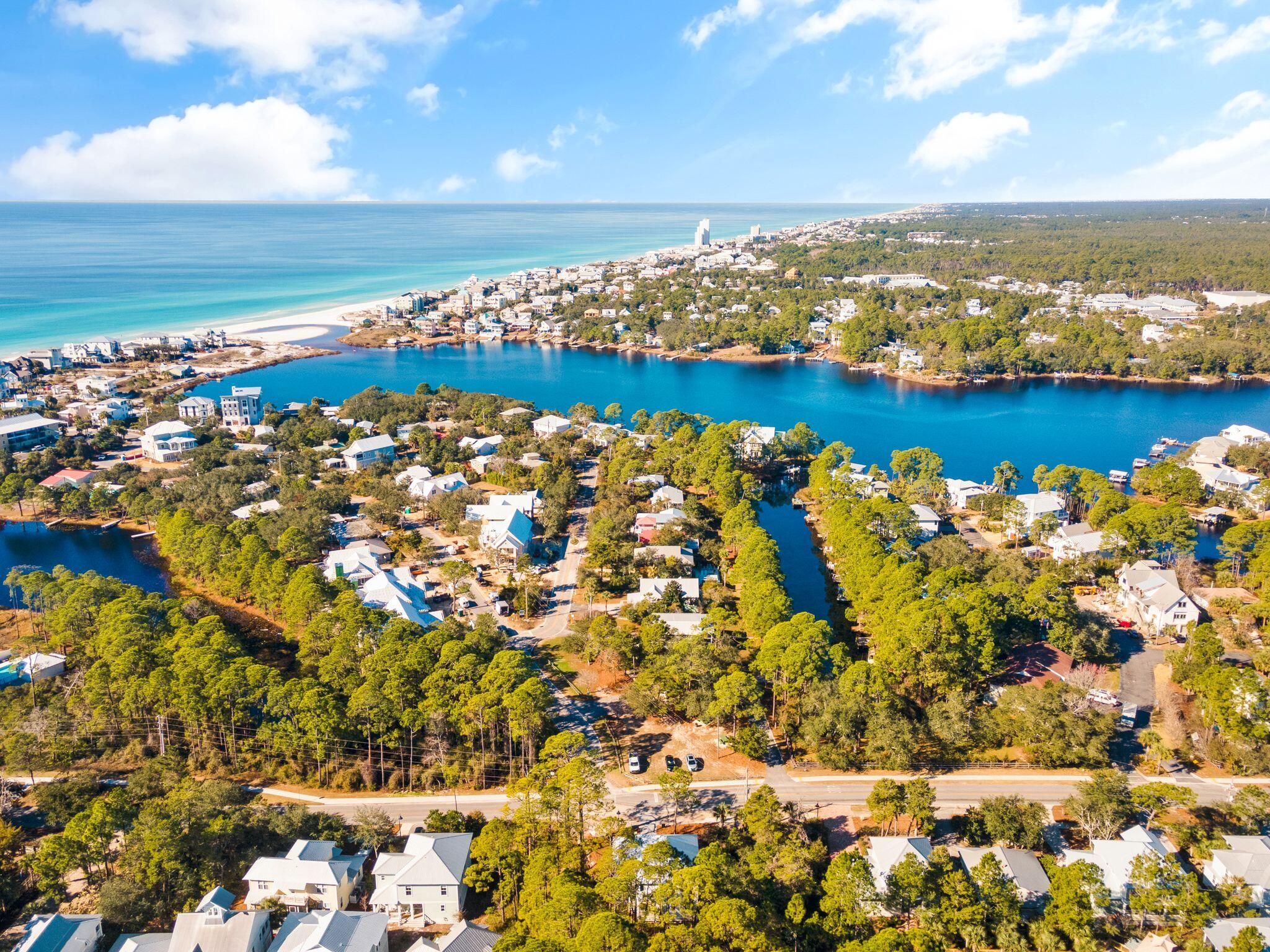 COTTAGES AT EASTERN LAKE - Residential