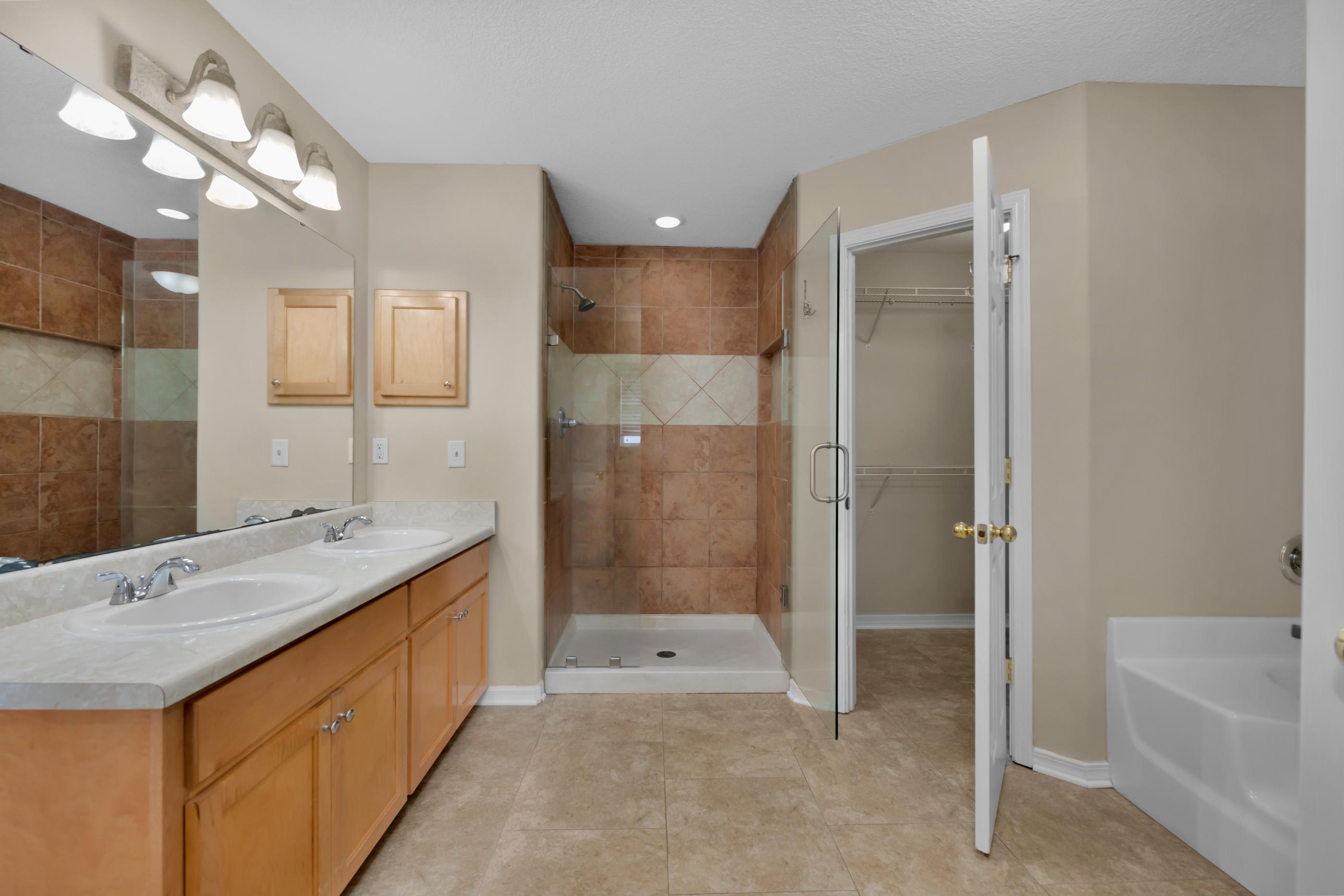 CREETWOOD PLACE - Residential