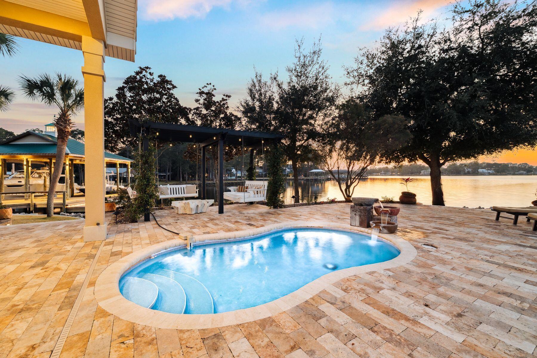 SANTA ROSA BEACH ESTATES - Residential