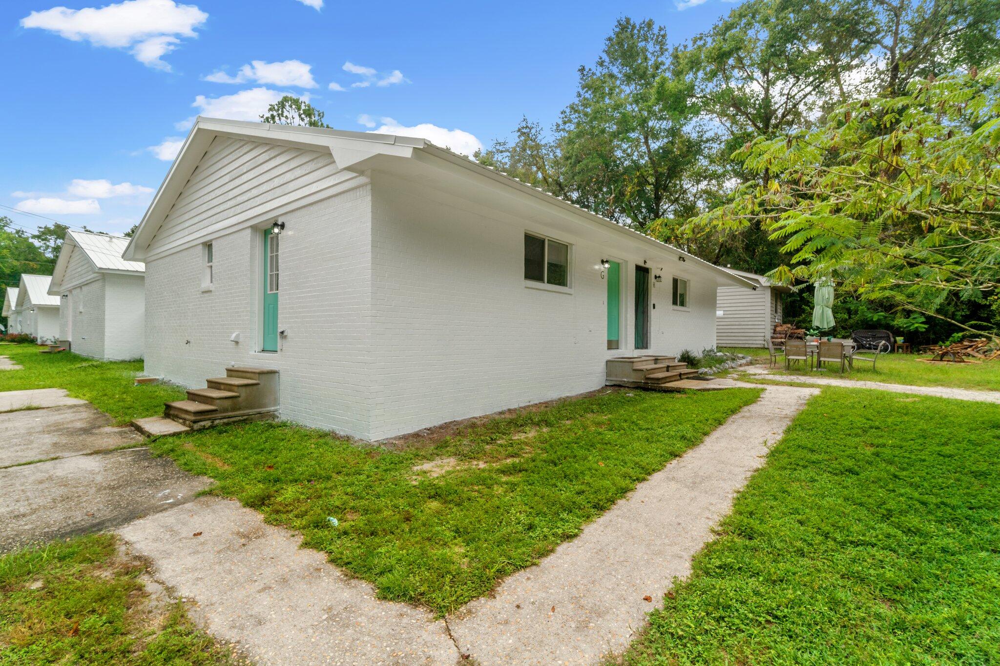 LIVE OAK - Residential Lease