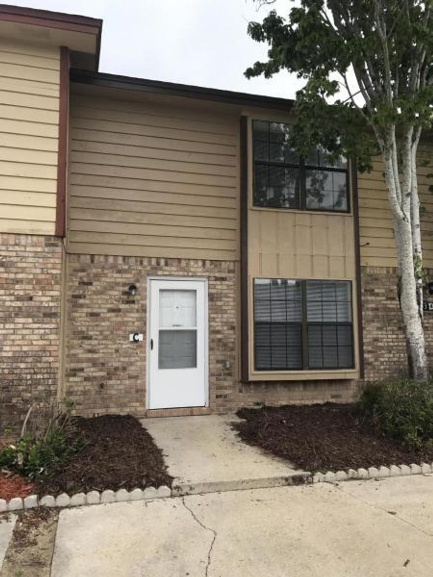 Two bedrooms and one & a half baths. Carpet, blinds, ceiling fans, bathroom mirrors, refrigerator, and more. Master bedroom walk in closet. Laundry room with shelving. Privacy fence back yard. Conveniently located to shopping, dining, schools, military bases and the beach.