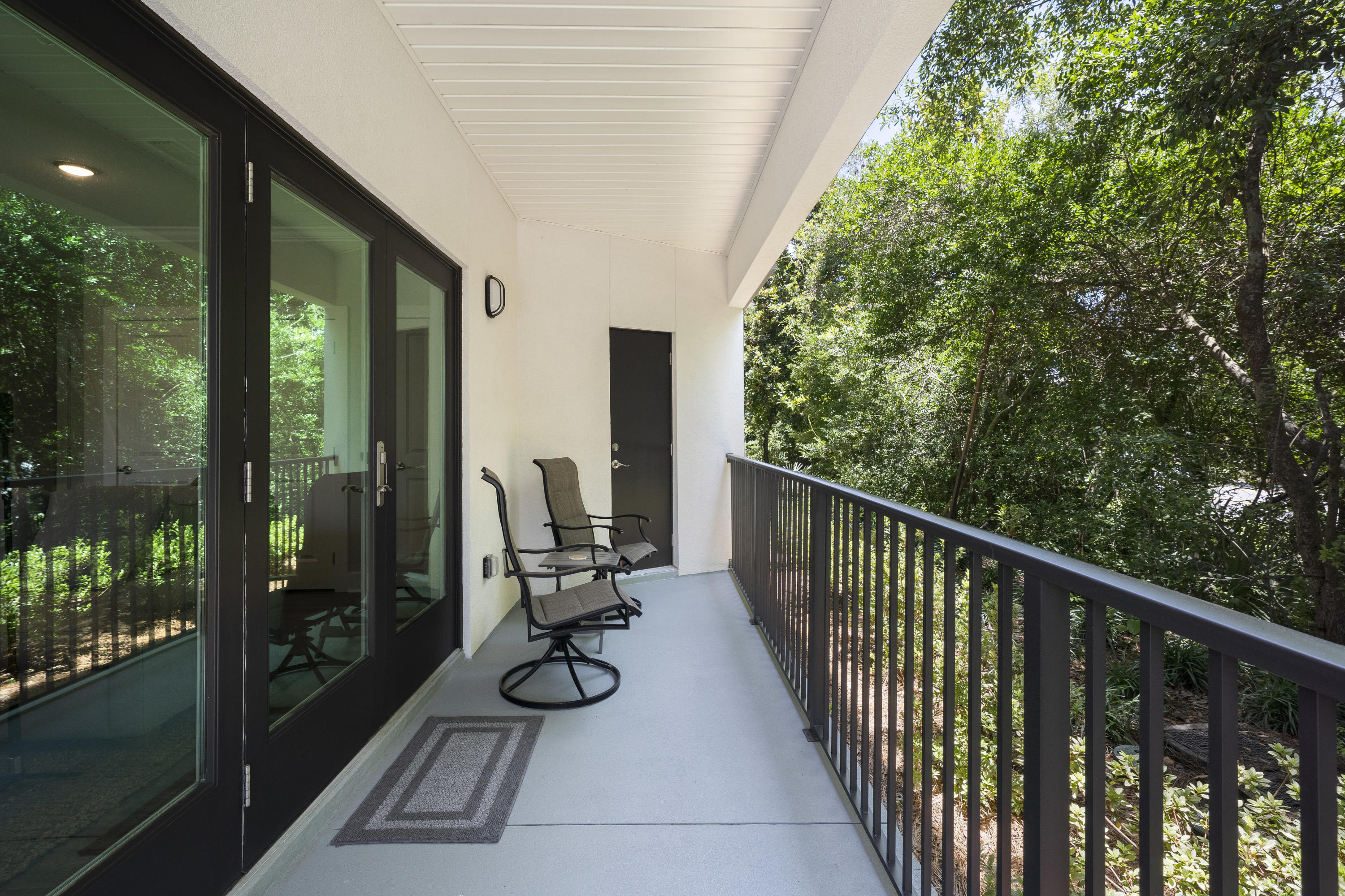 Hidden Lake condominiums - Residential