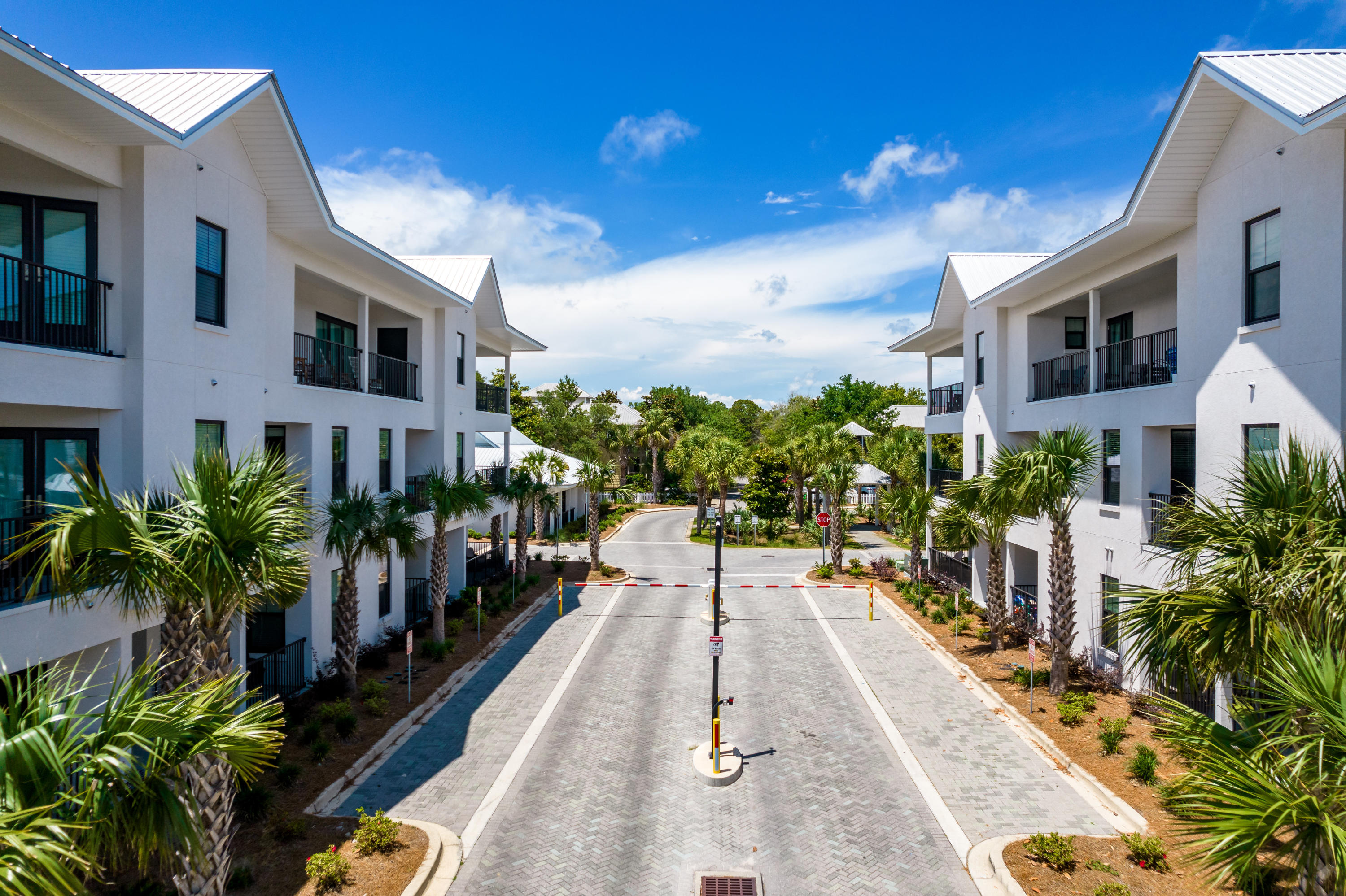 Hidden Lake condominiums - Residential