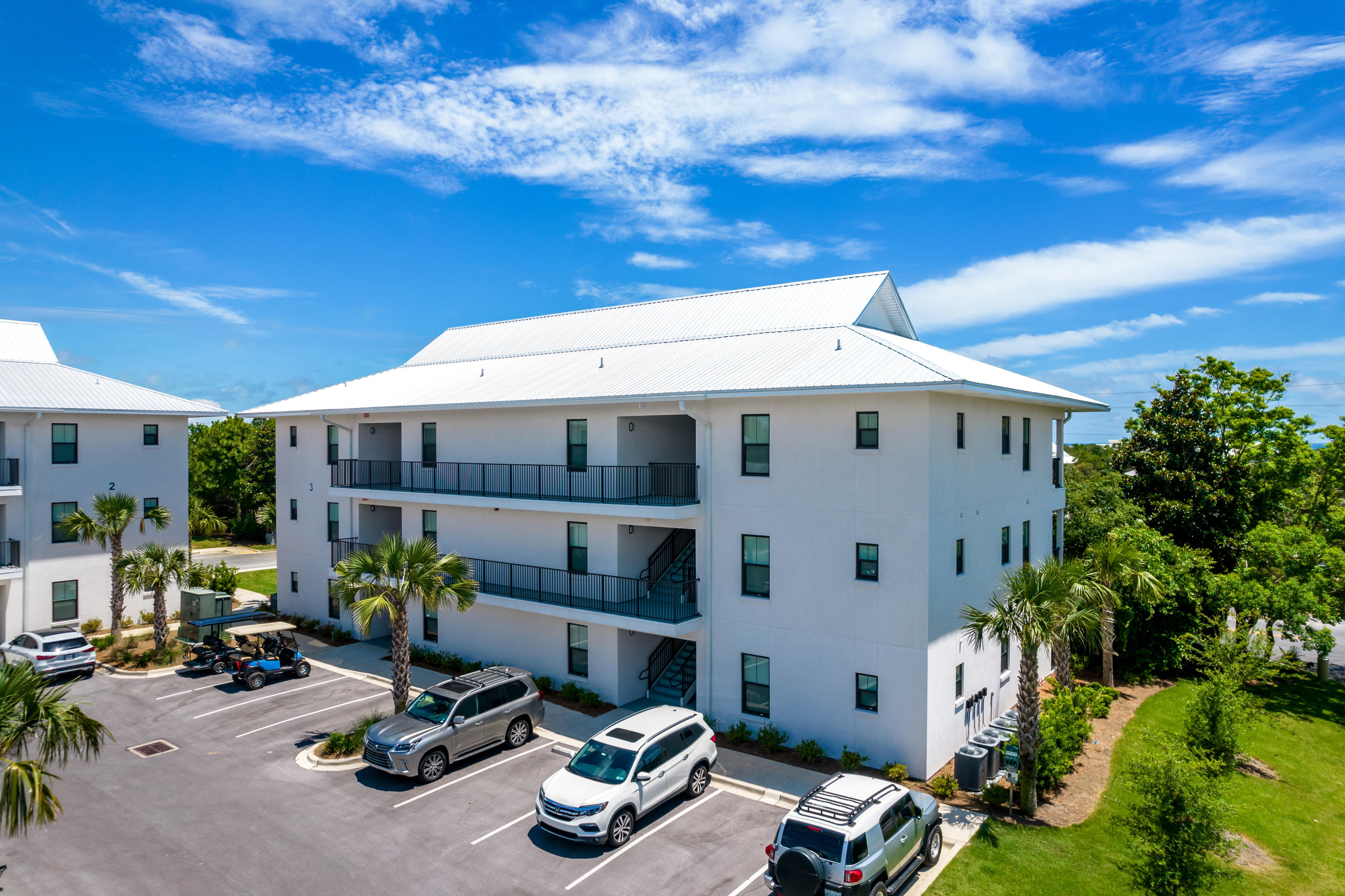 Hidden Lake condominiums - Residential