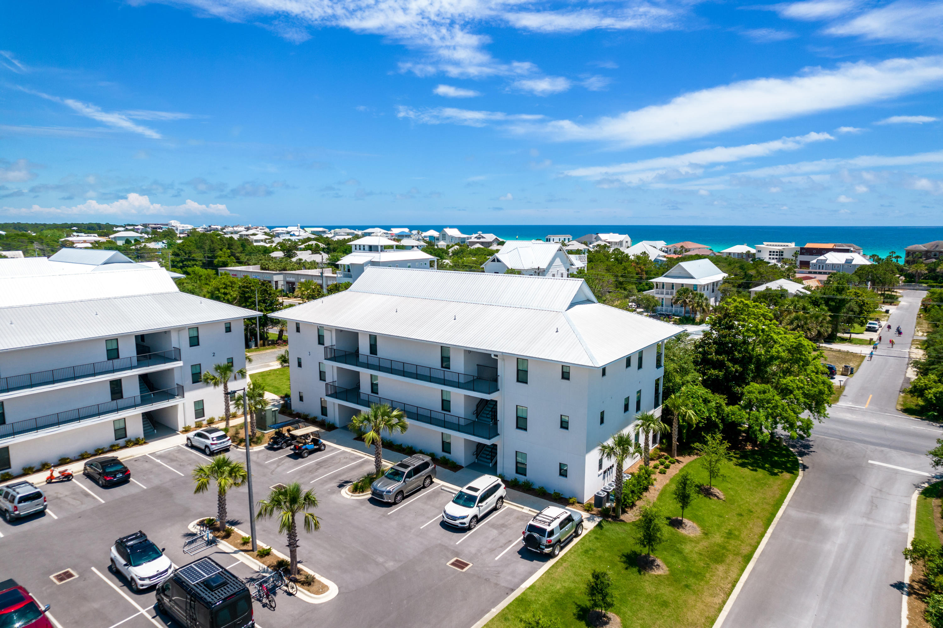 Hidden Lake condominiums - Residential