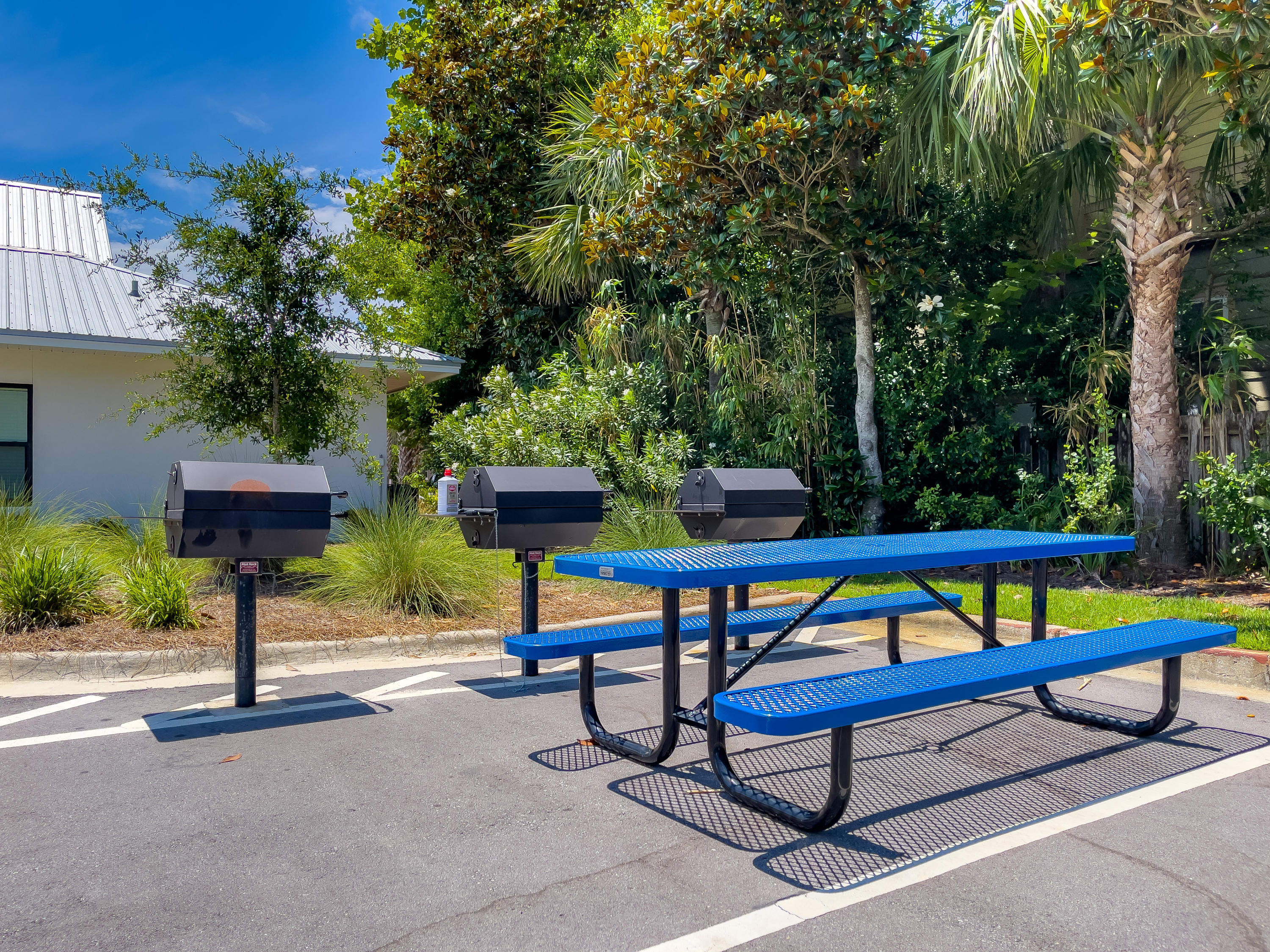 Hidden Lake condominiums - Residential