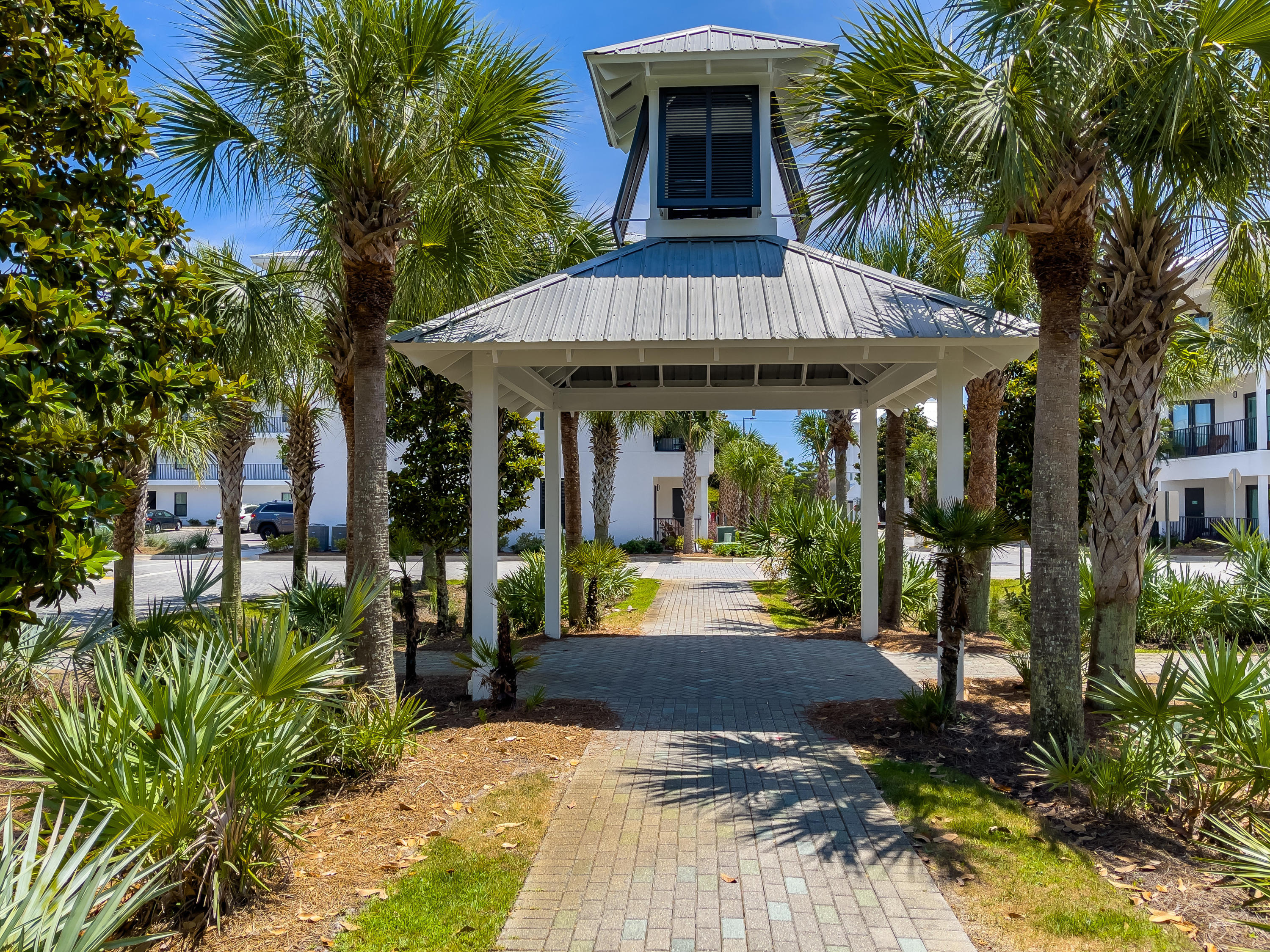 Hidden Lake condominiums - Residential