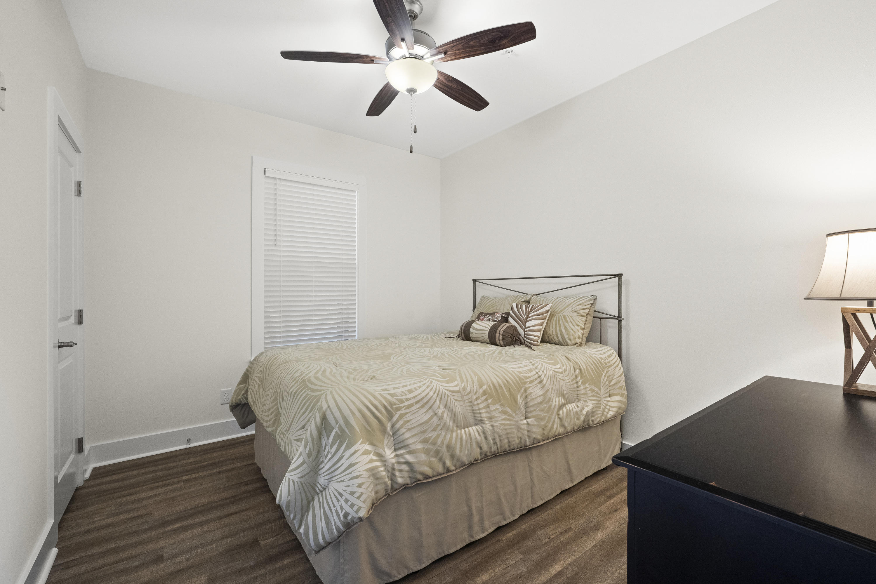 Hidden Lake condominiums - Residential