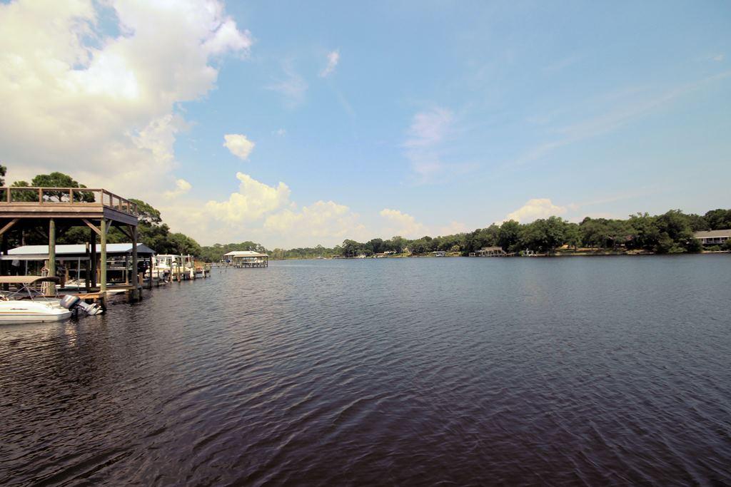 NORTH LAKE PIPPIN - Residential