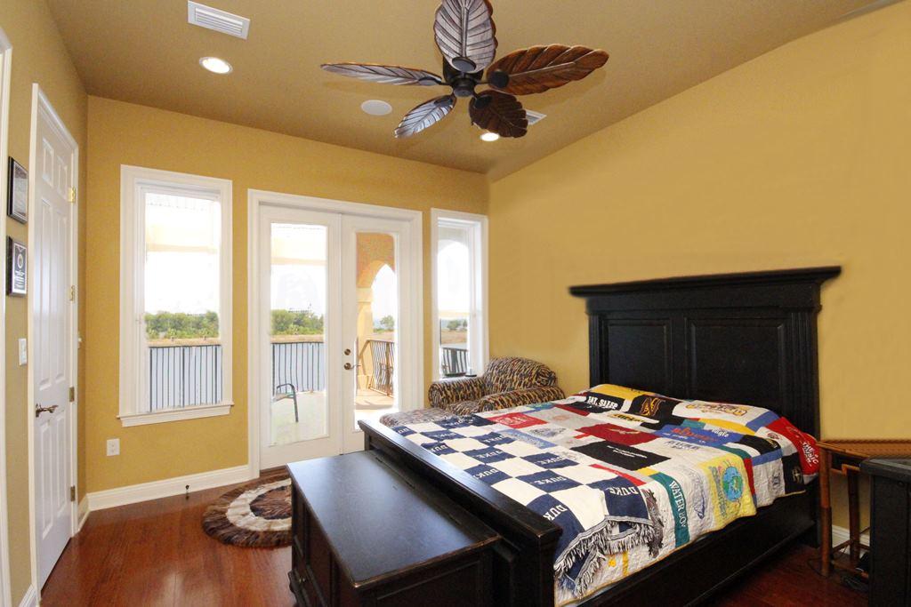NORTH LAKE PIPPIN - Residential