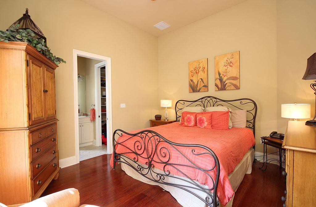 NORTH LAKE PIPPIN - Residential