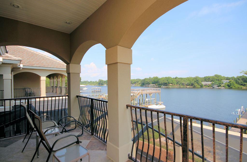 NORTH LAKE PIPPIN - Residential
