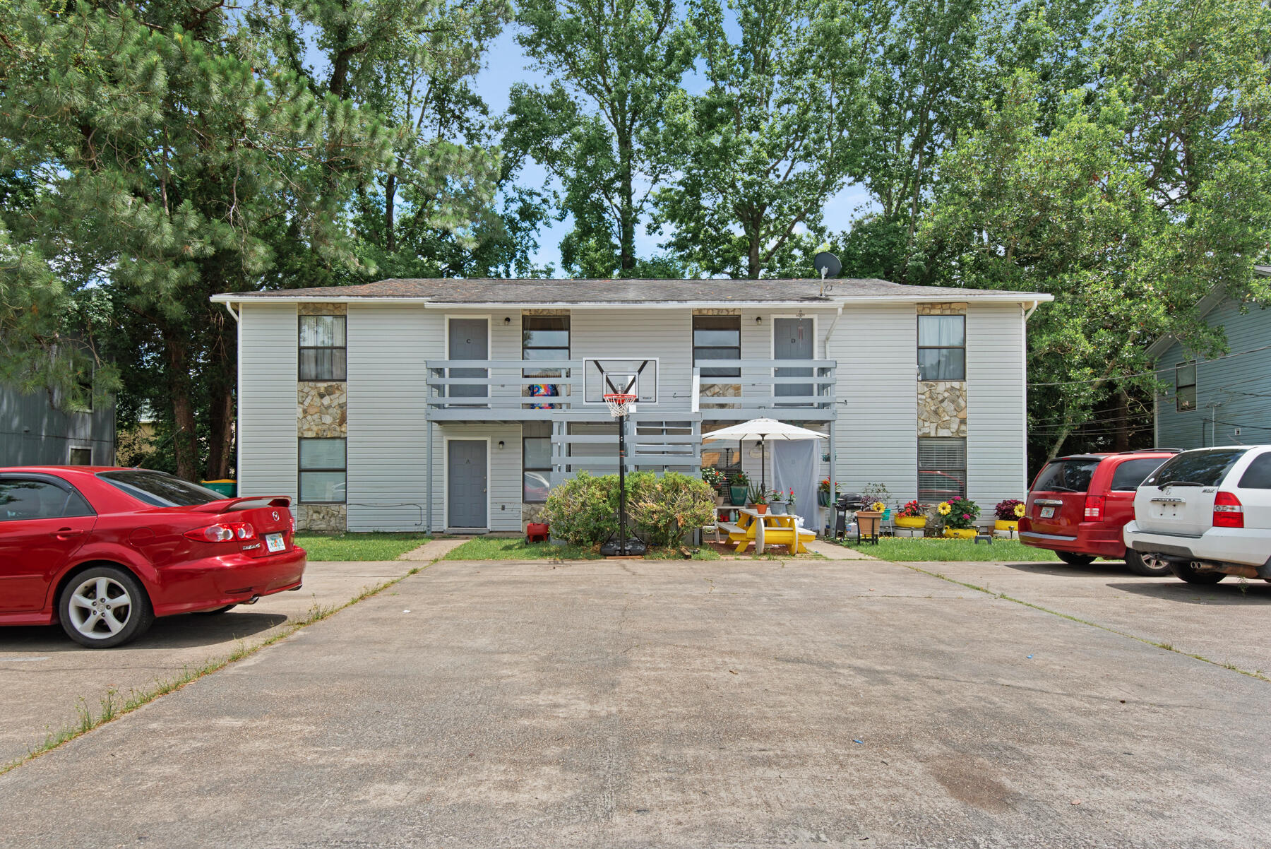 Conveniently located in Fort Walton Beach, this 4-Unit Quadplex is an investors dream! 100% occupied, each unit boasts two bedrooms, one full bathroom, a dining room, living room, kitchen, and a washer/dryer hook up. Each unit has two designated parking spots as well as a back porch and exterior storage closet. The exterior front and back stairs have been updated, 2012 roof with recent routine maintenance, 2014, 2015, and 2021 water heaters, and 2009, 2011, 2018, and 2020 HVACs. Don't miss out on this opportunity! Renters have been long time renters!