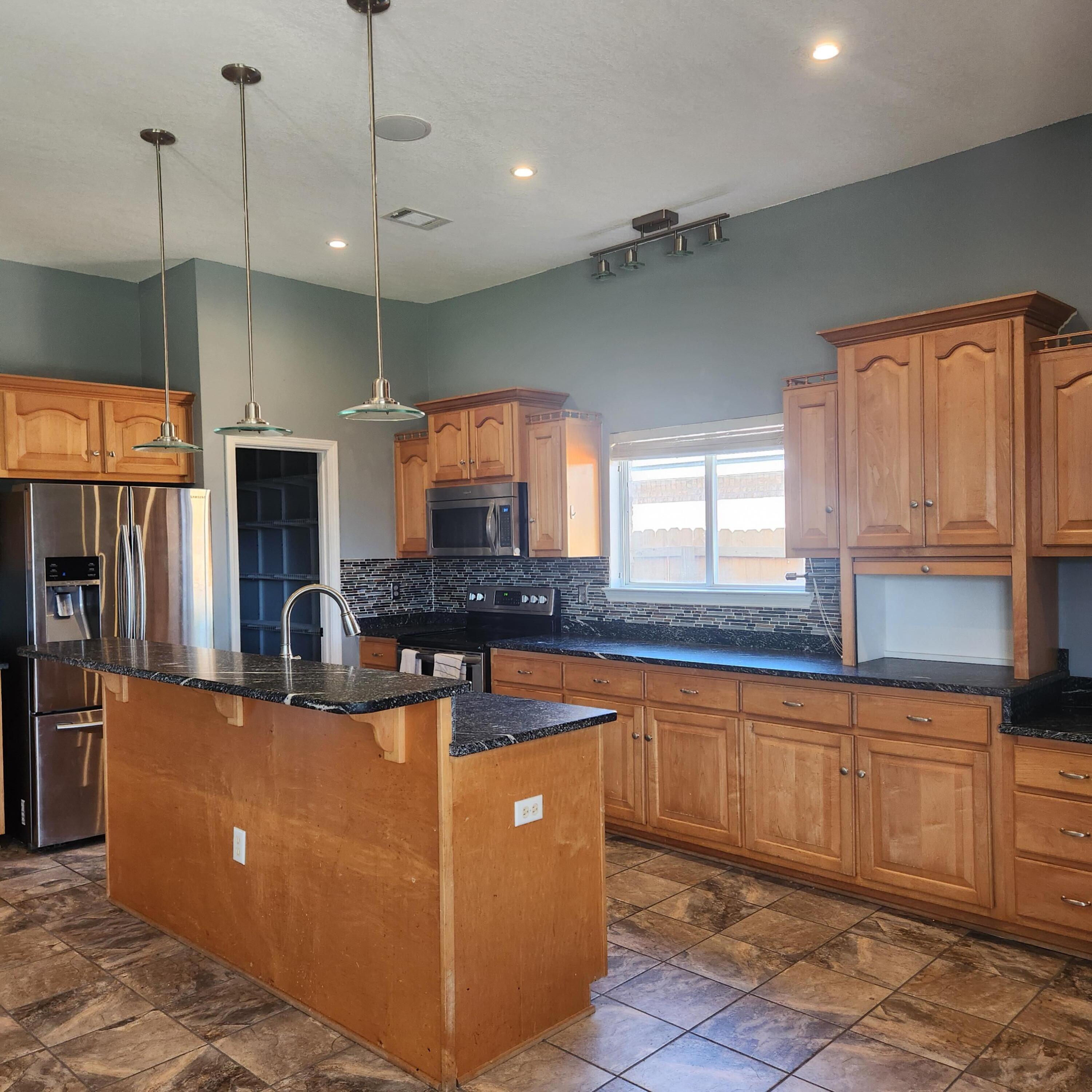 ASHBERRY WOODS - Residential Lease