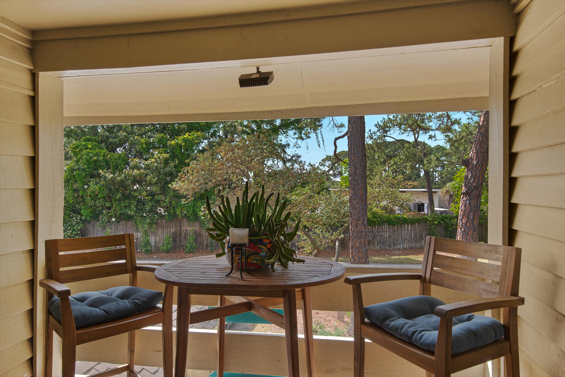 SEASCAPE CONDO GARDEN VILLA PH 3 - Residential