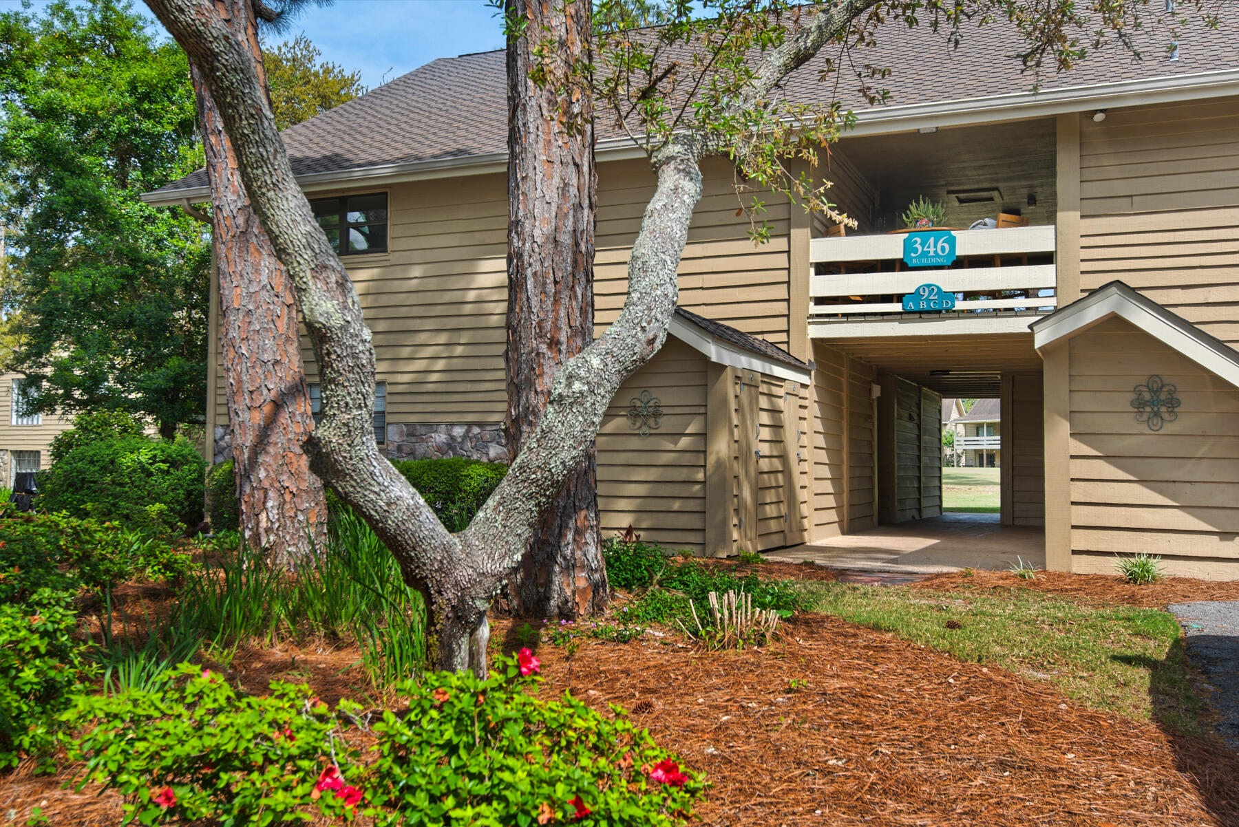 SEASCAPE CONDO GARDEN VILLA PH 3 - Residential