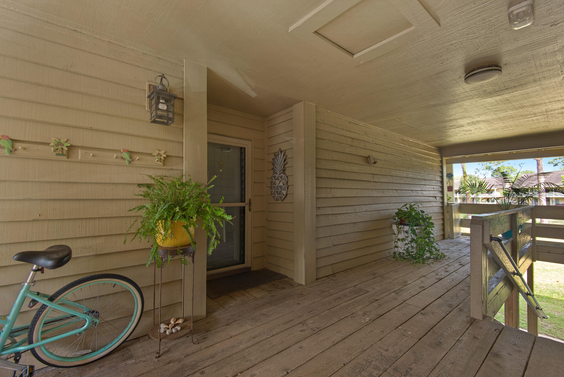SEASCAPE CONDO GARDEN VILLA PH 3 - Residential