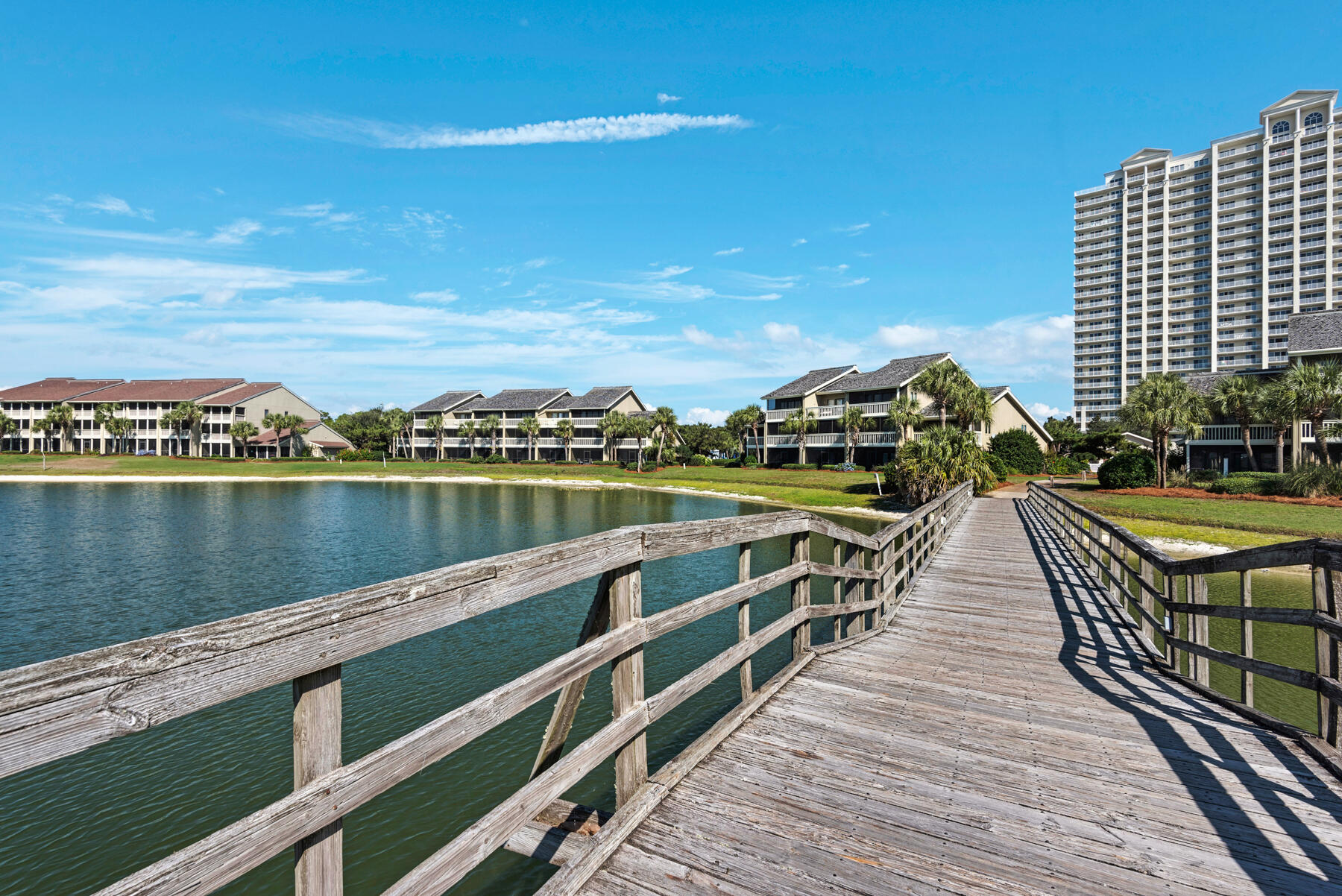 SEASCAPE CONDO GARDEN VILLA PH 3 - Residential