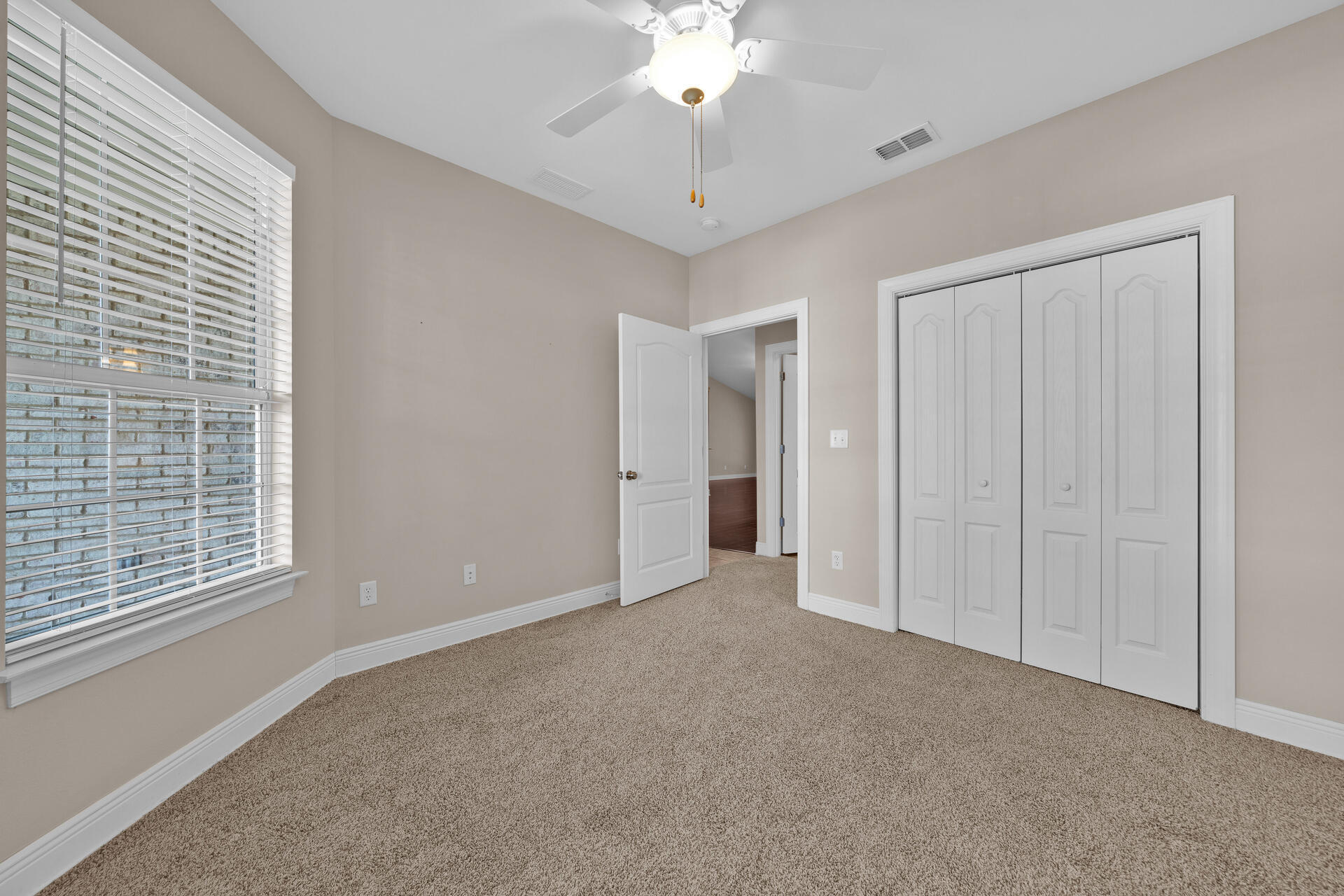 DIAMOND LAKES - Residential