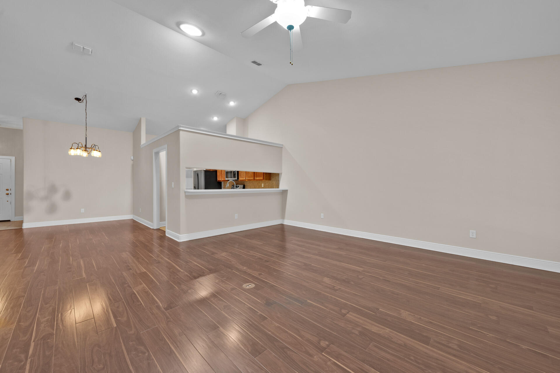 DIAMOND LAKES - Residential