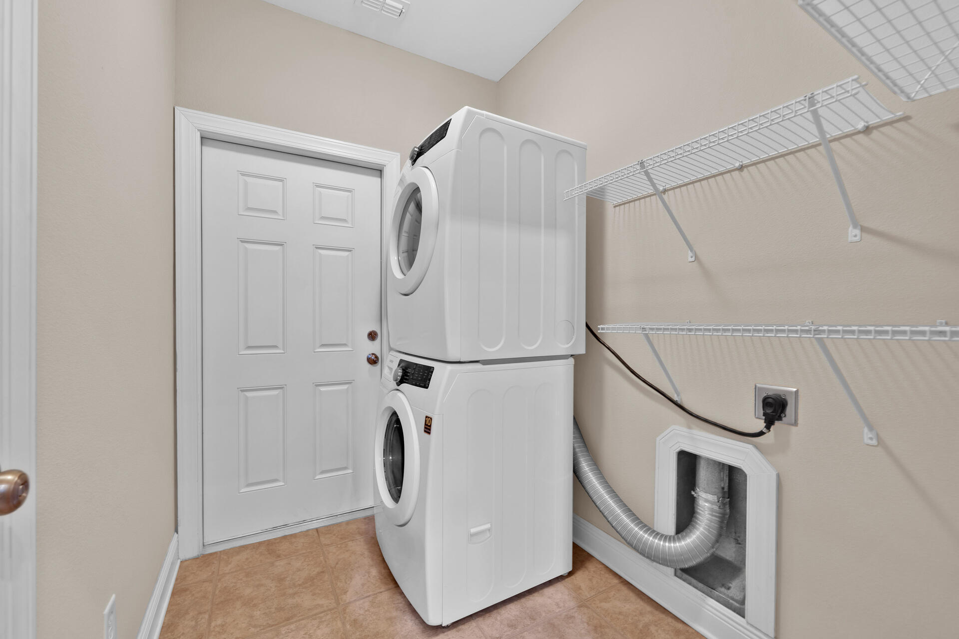 DIAMOND LAKES - Residential