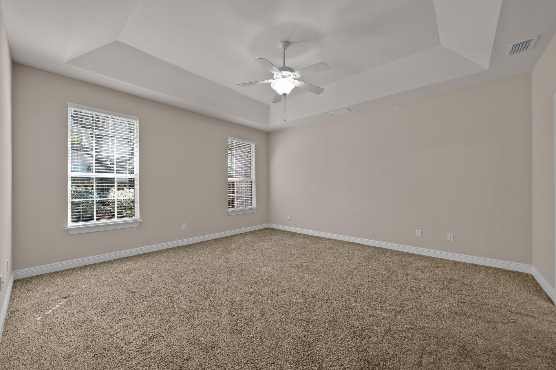 DIAMOND LAKES - Residential