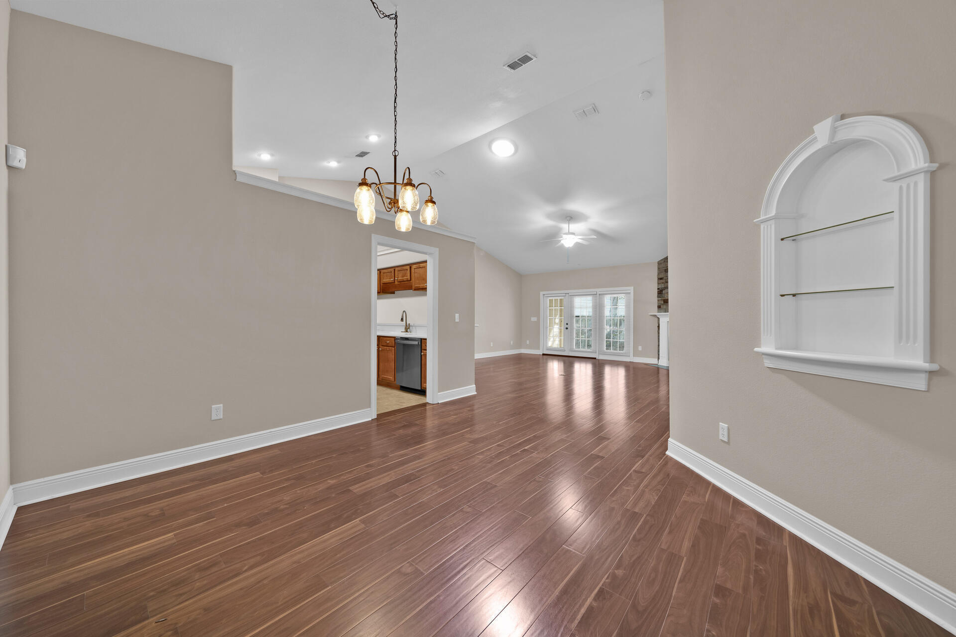 DIAMOND LAKES - Residential