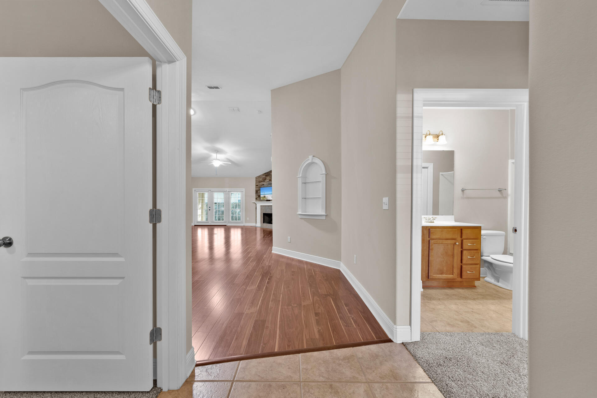 DIAMOND LAKES - Residential