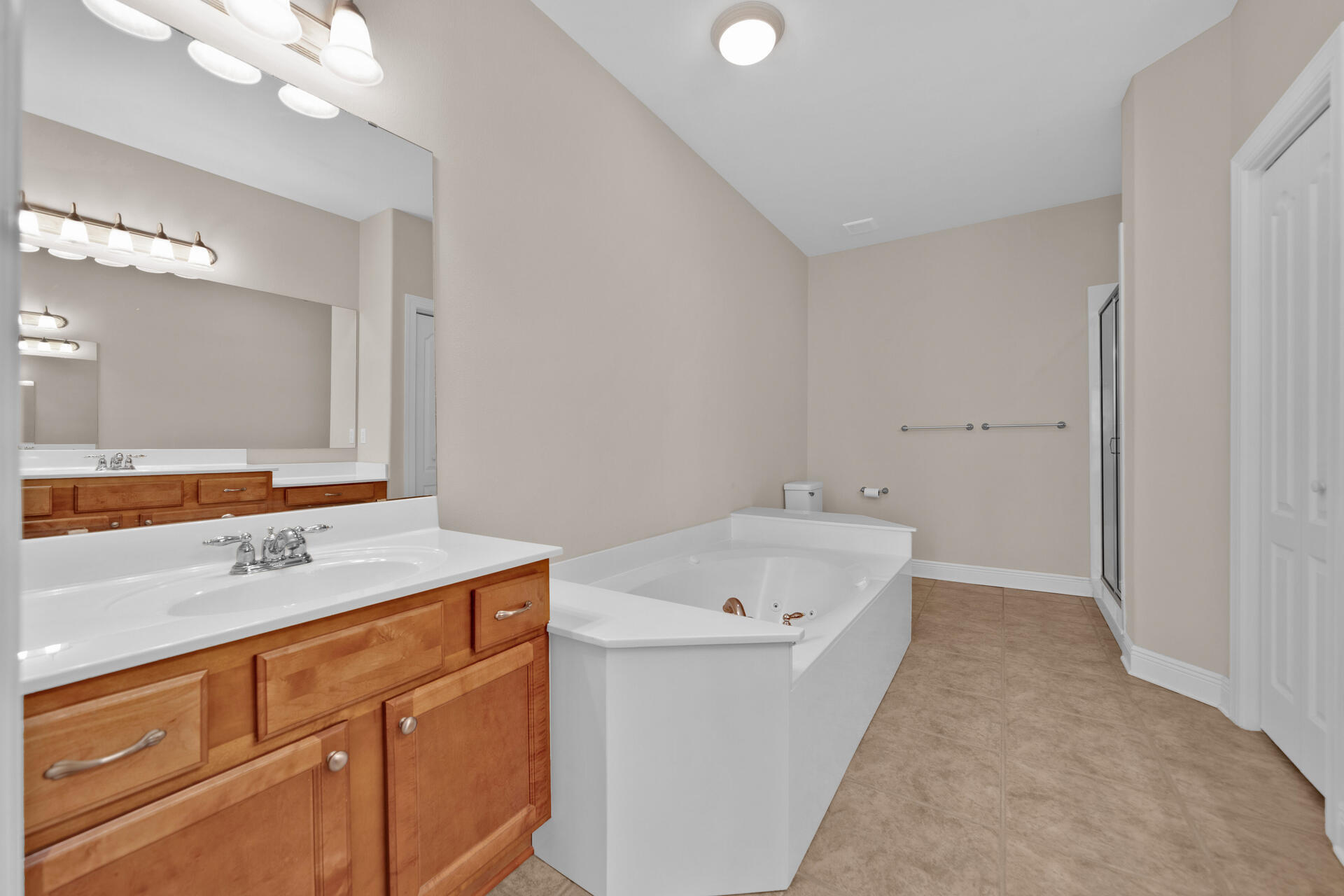 DIAMOND LAKES - Residential