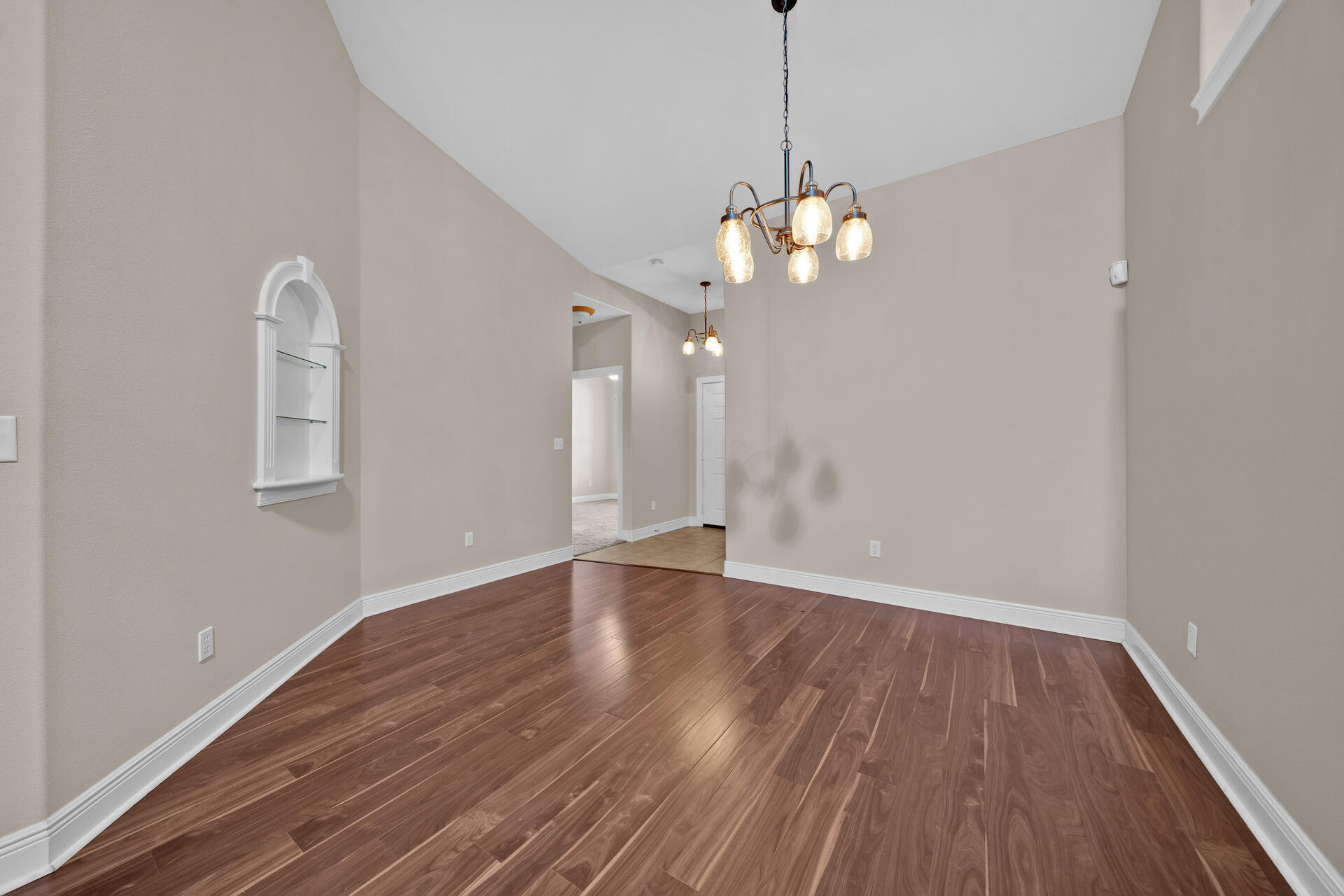 DIAMOND LAKES - Residential