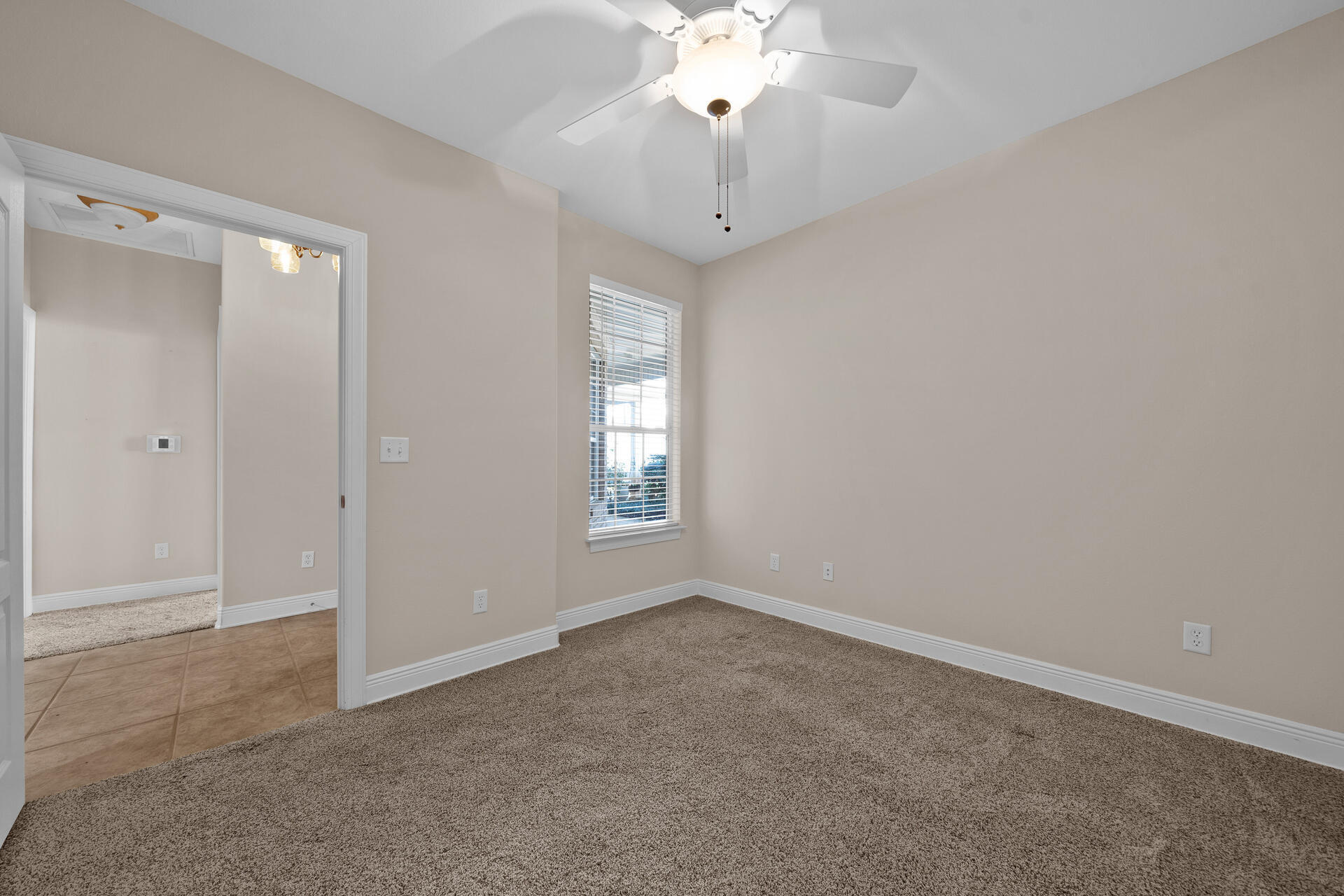 DIAMOND LAKES - Residential