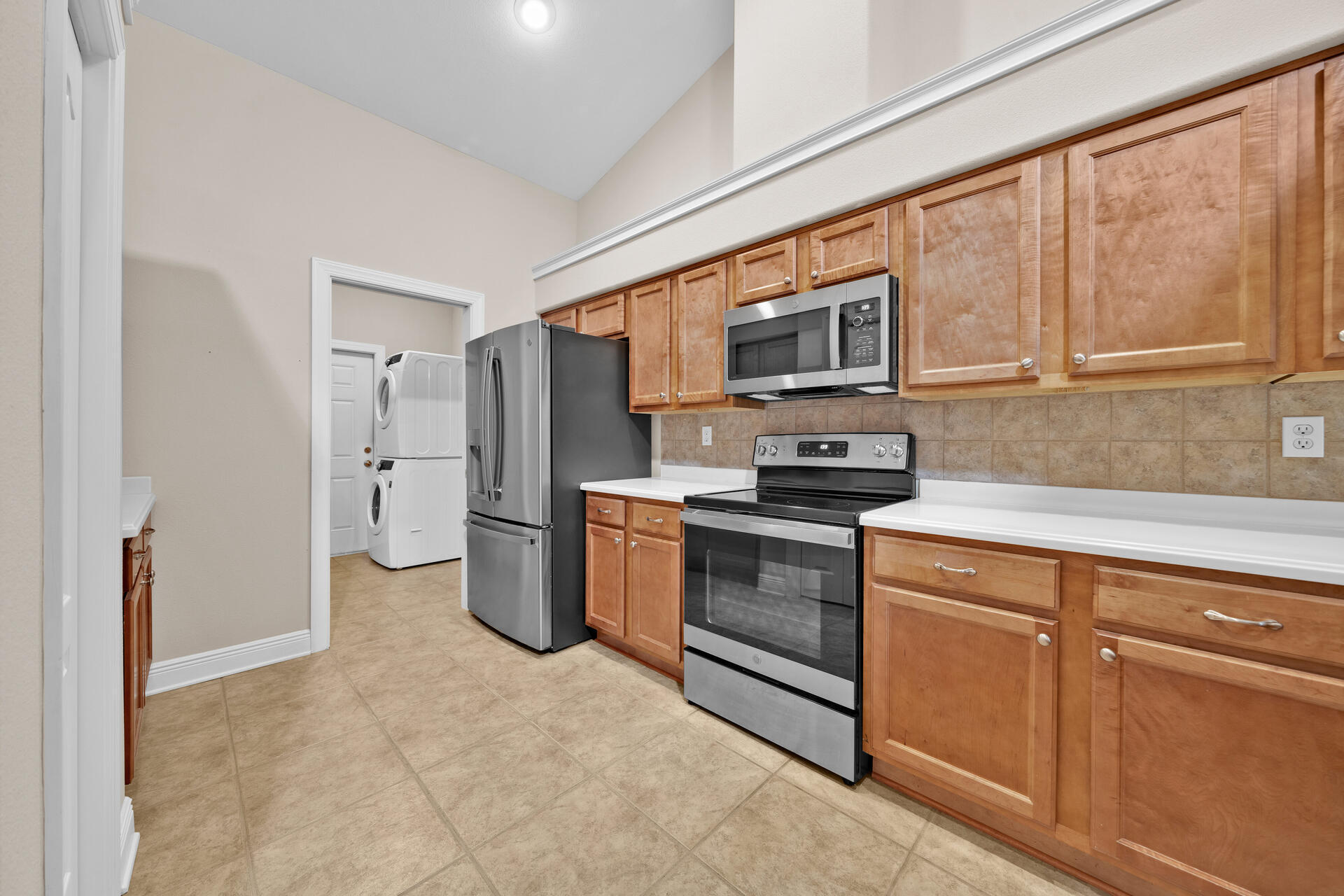 DIAMOND LAKES - Residential