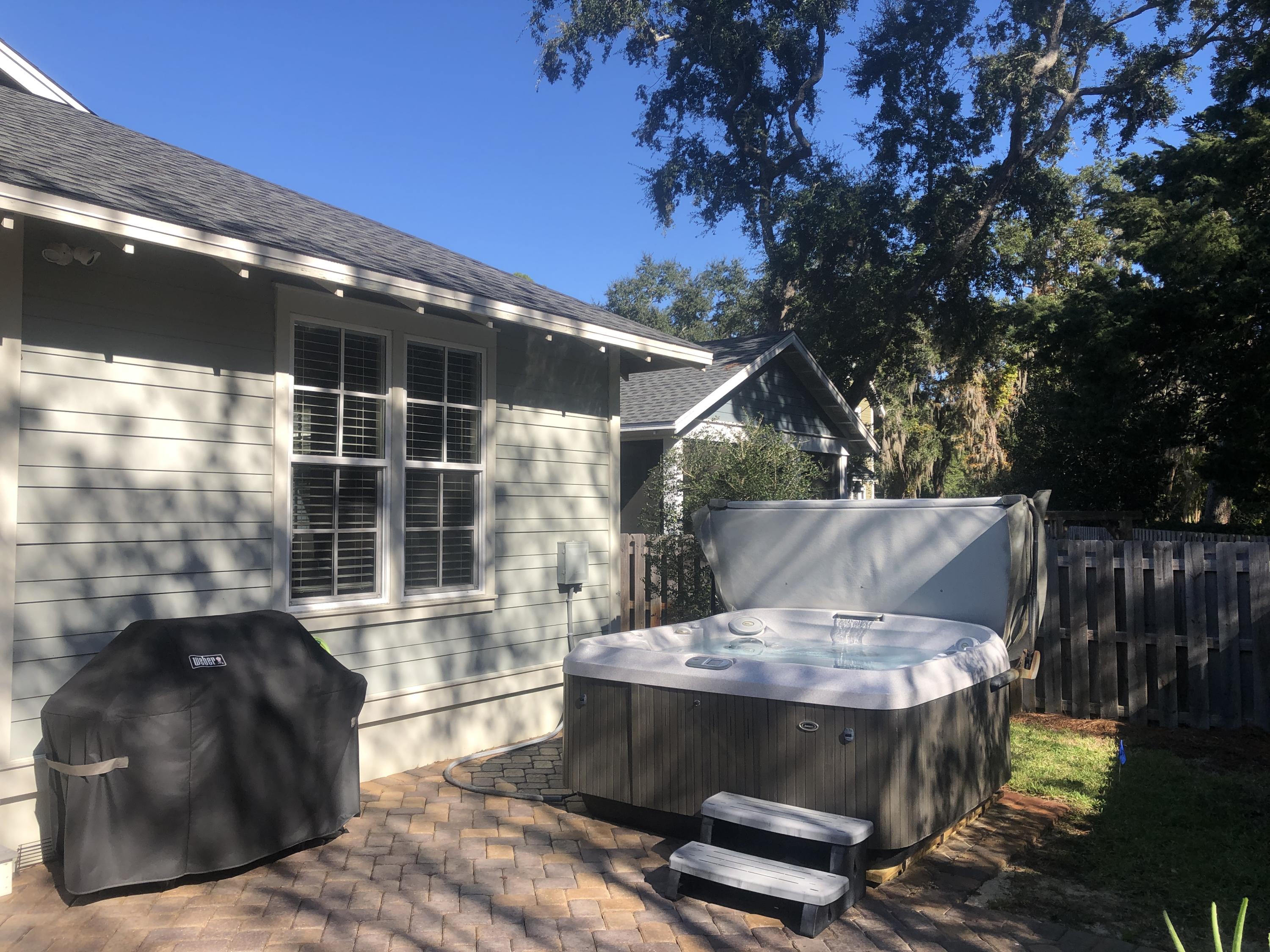 CARSON OAKS - Residential