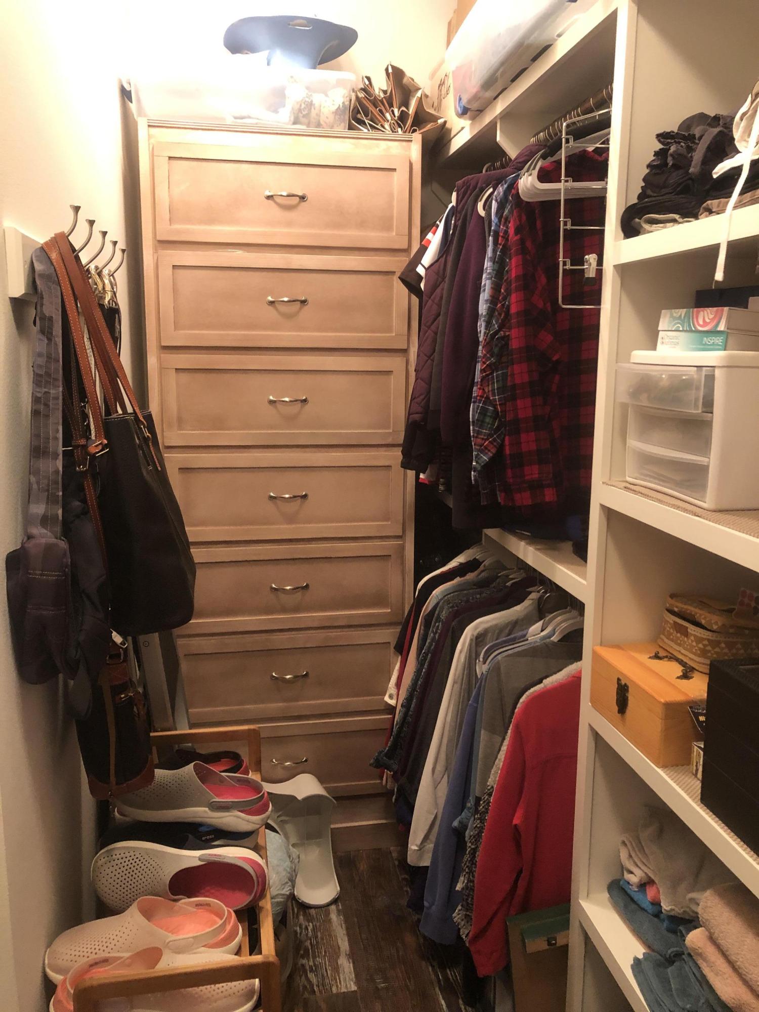 CARSON OAKS - Residential