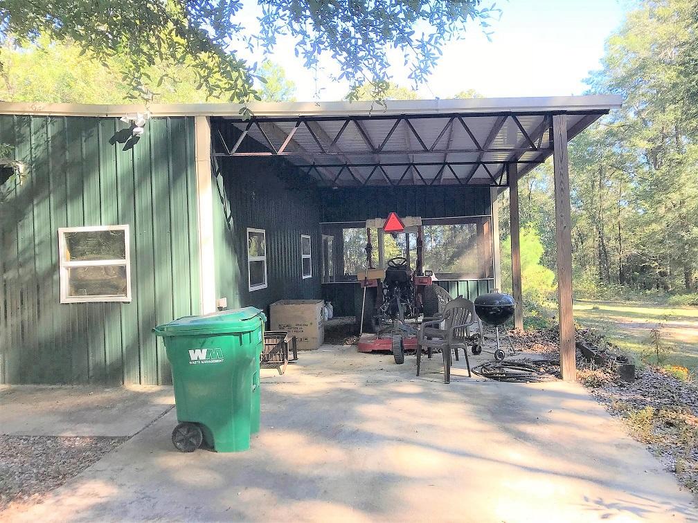 METES & BOUNDS - Land