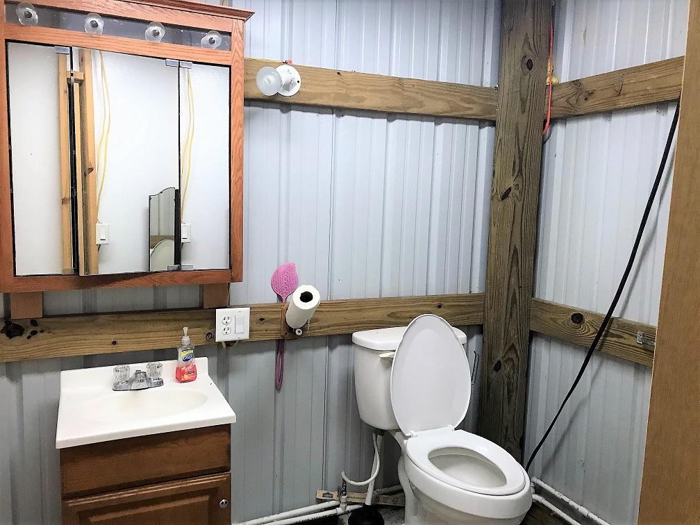 METES & BOUNDS - Land