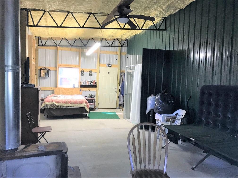 METES & BOUNDS - Land