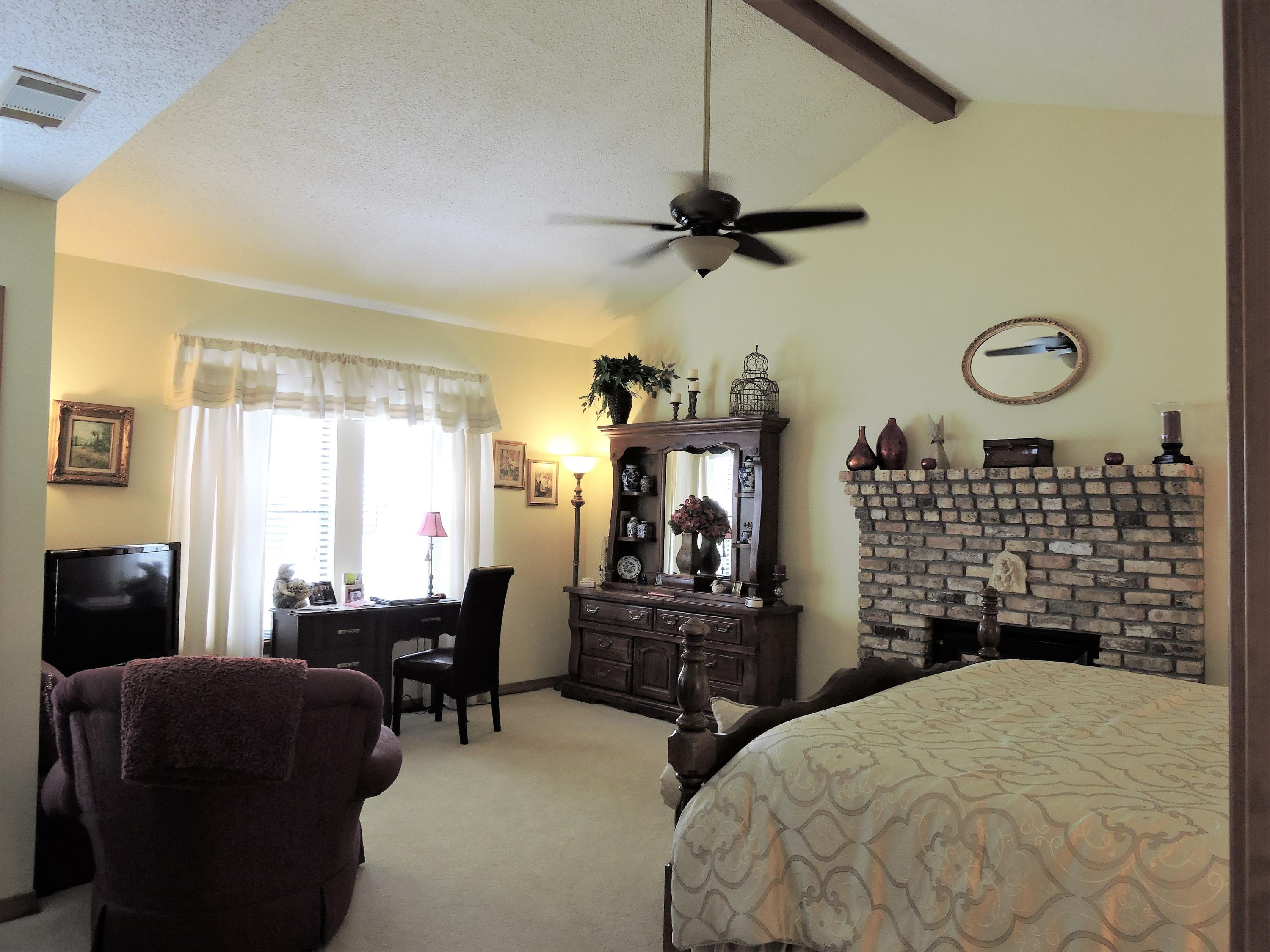 DOLPHIN POINT ESTATES - Residential