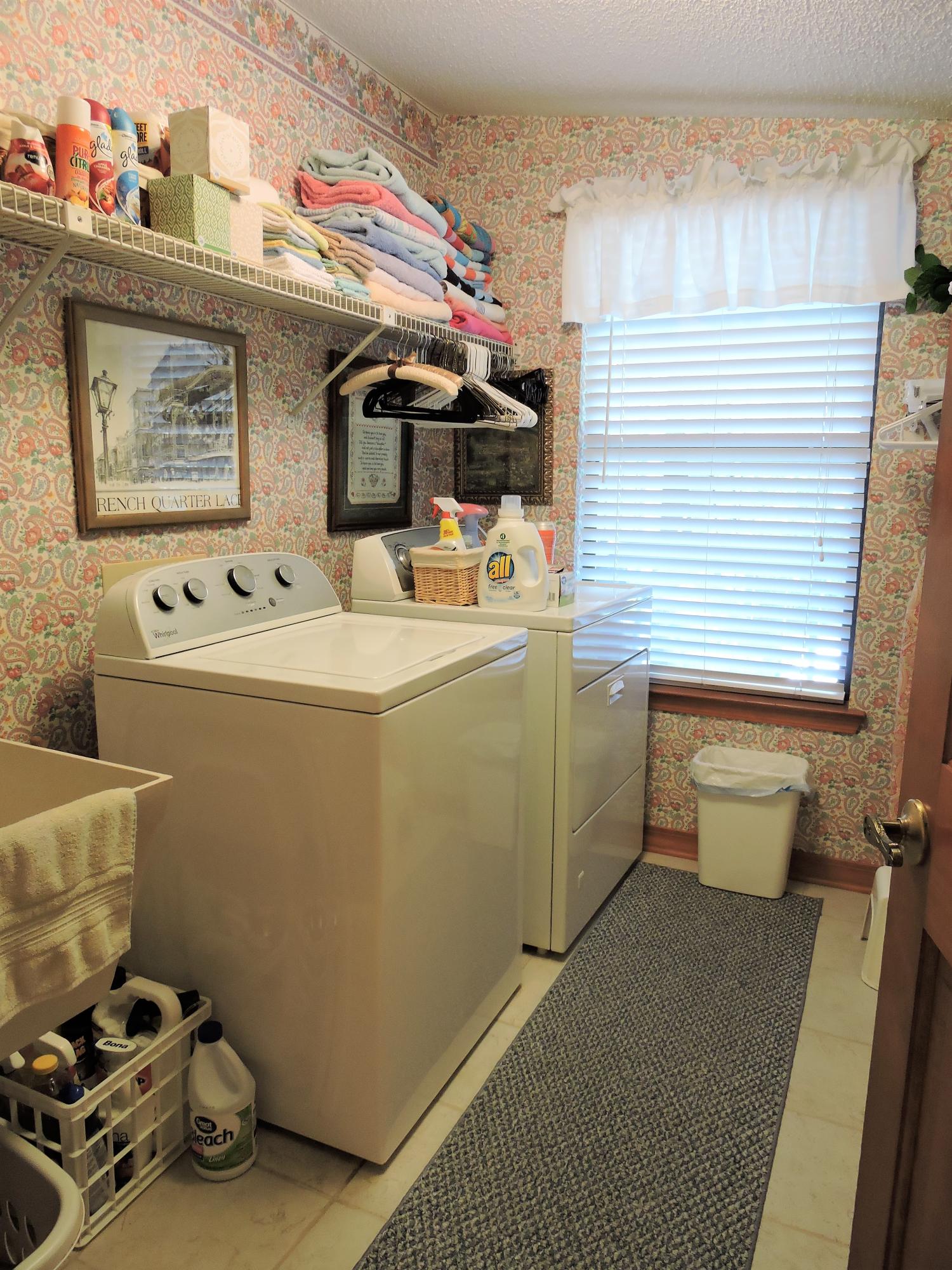 DOLPHIN POINT ESTATES - Residential