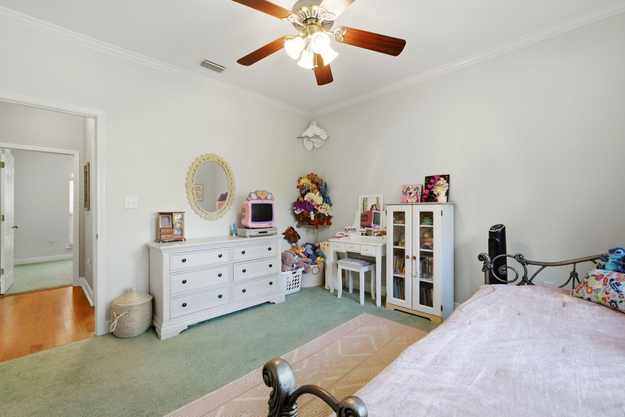 ROBLEDAL ESTATES UNIT 3 - Residential