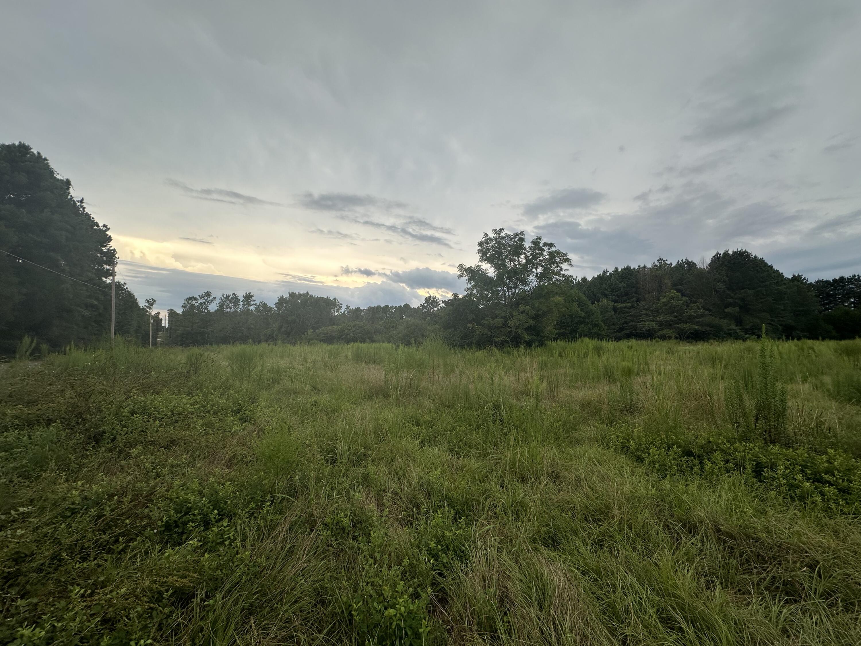 NO RECORDED SUBDIVISION - Land