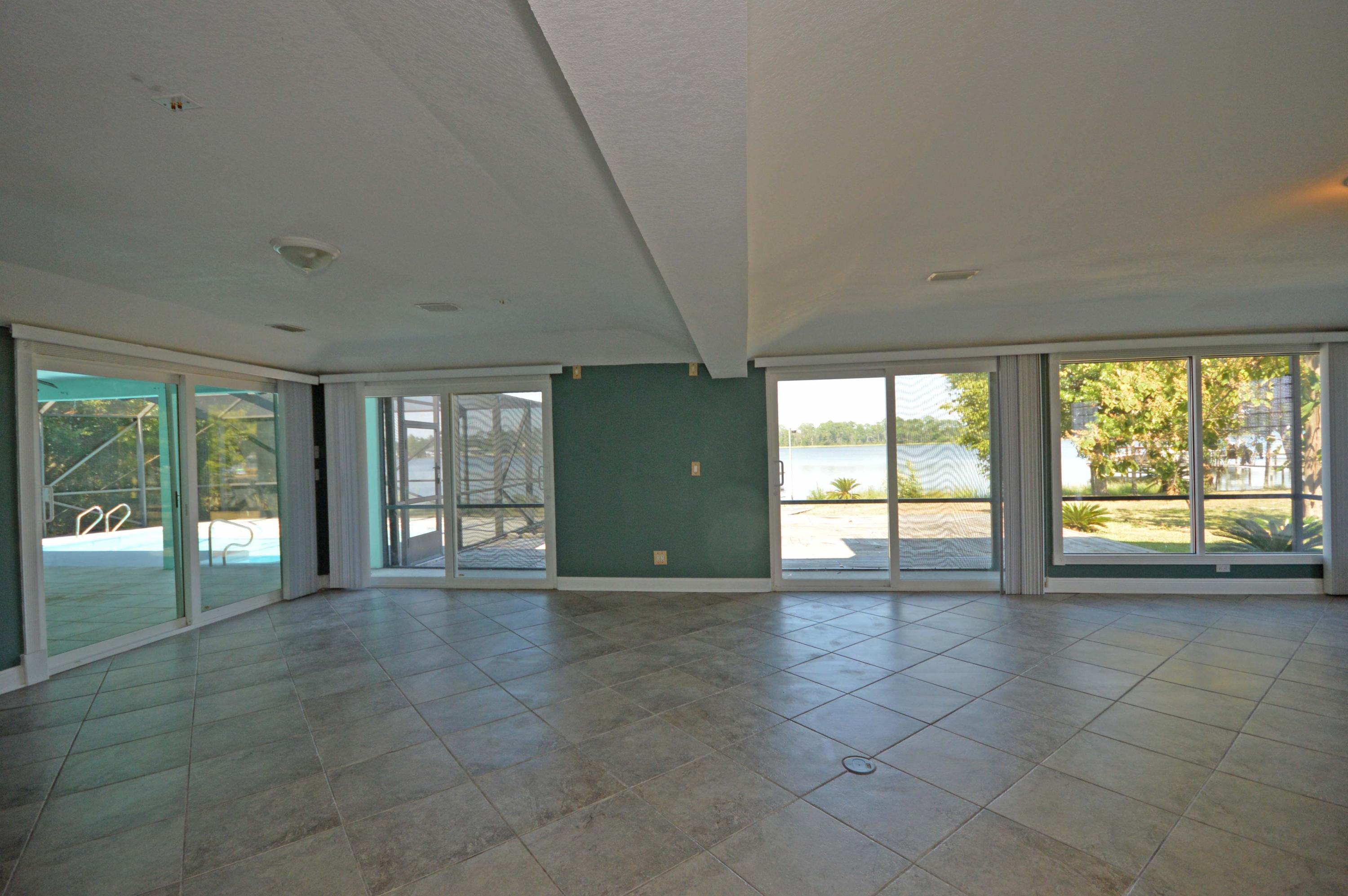 PETERSEN POINT - Residential