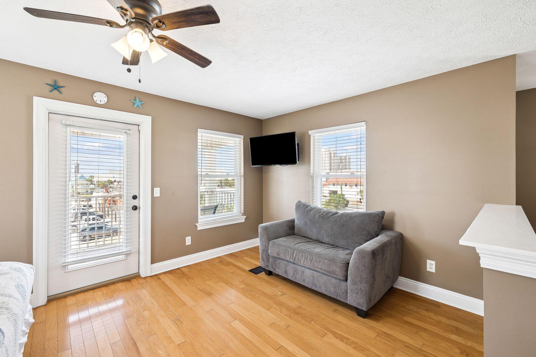 HOLIDAY BEACH UNIT 03 - Residential