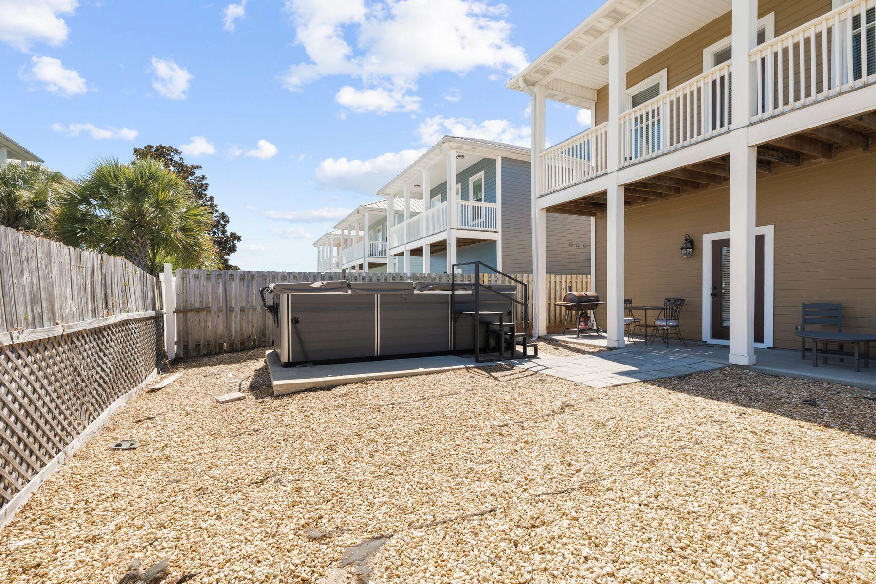 HOLIDAY BEACH UNIT 03 - Residential